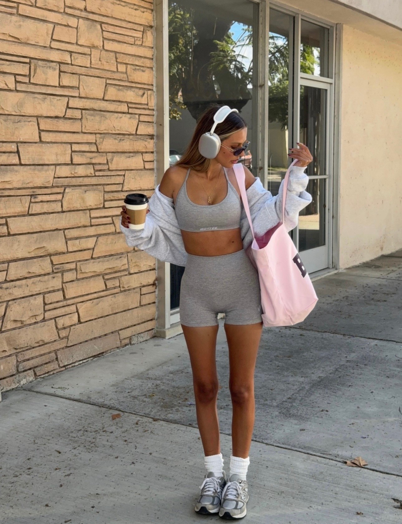 out & about ☕️👟💕

athleisure outfit, bo&tee activewear, biker shorts, sports bra, sneakers, new balance sneakers, gray outfit, fitness outfit

#LTKStyleTip #LTKActive #LTKFindsUnder100