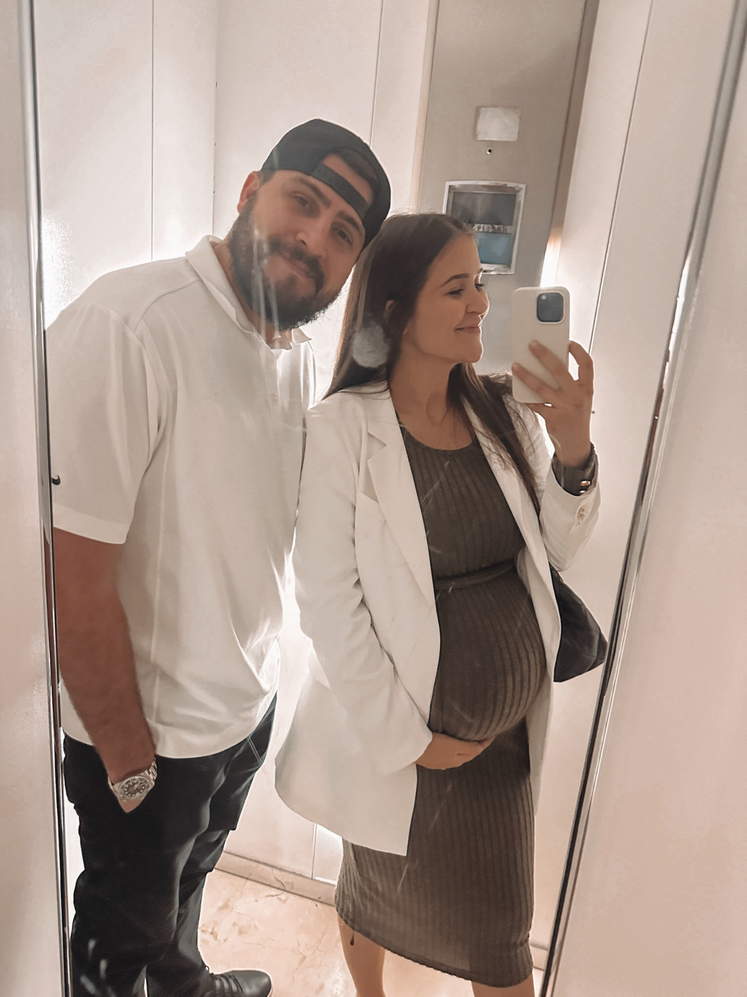 Date night 33 weeks pregnant….
Super comfy, stretchy sweater maternity dress 👌🏼👌🏼 literally so comfortable on the bump and super soft 

Bump friendly dressy night 

#LTKfindsunder50 #LTKSeasonal #LTKbump
