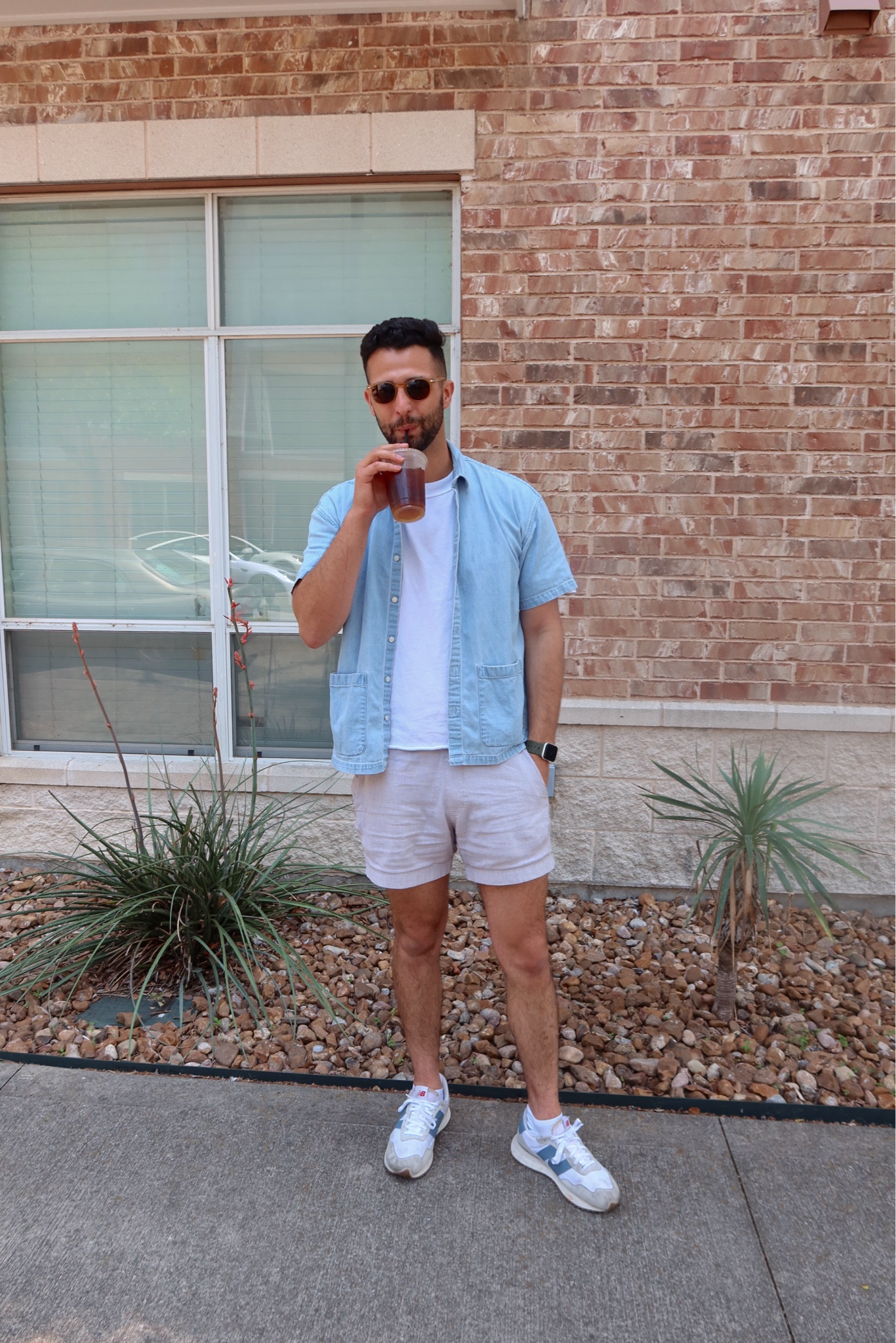 Men’s spring outfit
Men’s Abercrombie outfit 
Men’s Abercrombie shorts
Men’s Abercrombie shirt 
Men’s New Balance shoes 

#LTKmens