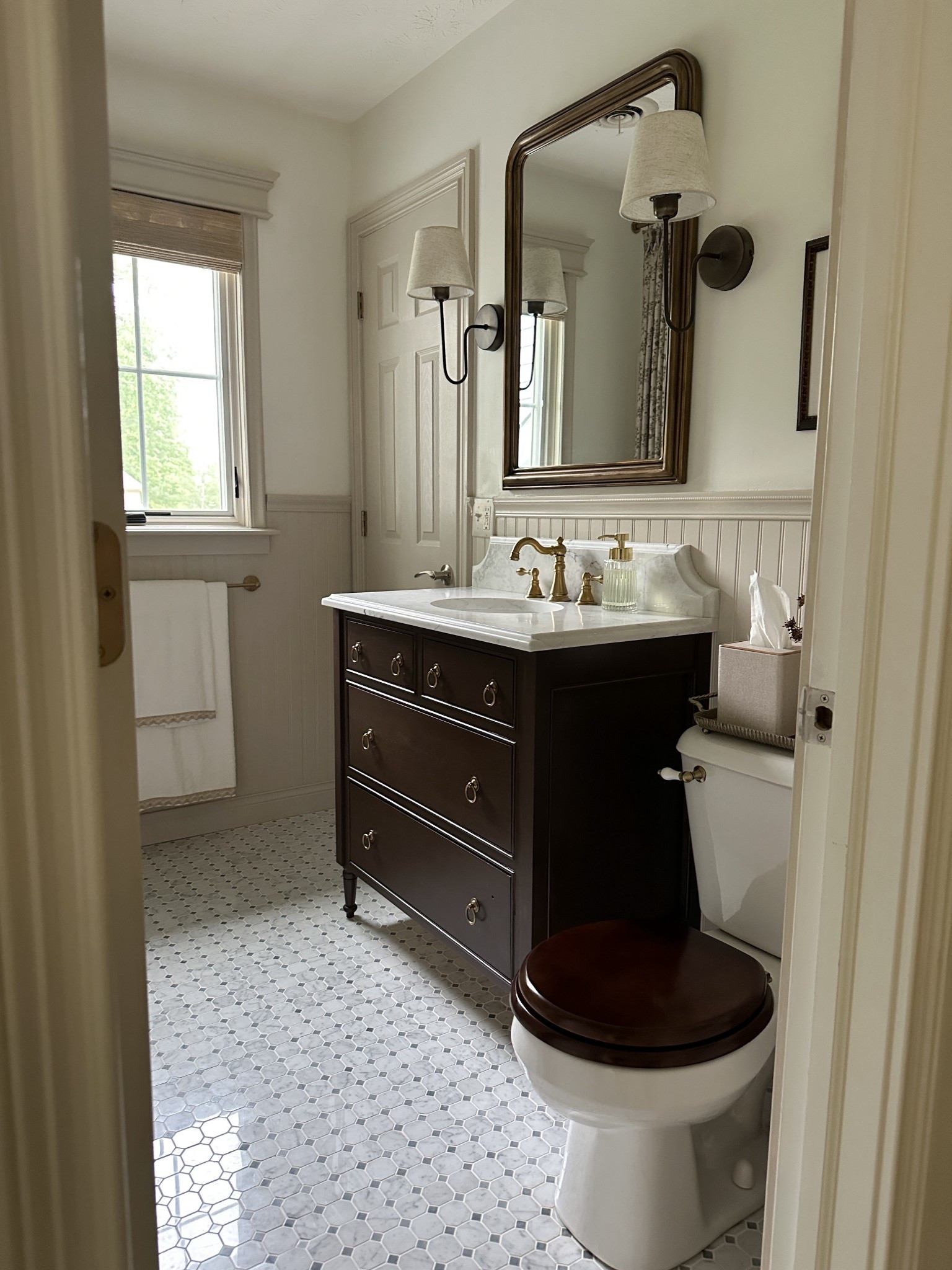 Guest Bathroom Renovation Reveal 🤎

Bathroom inspo, vintage bathroom, cottage bathroom, bathroom diy, bathroom accessories, bathroom vanity, bathroom sconces, beadboard 

#LTKStyleTip #LTKHome