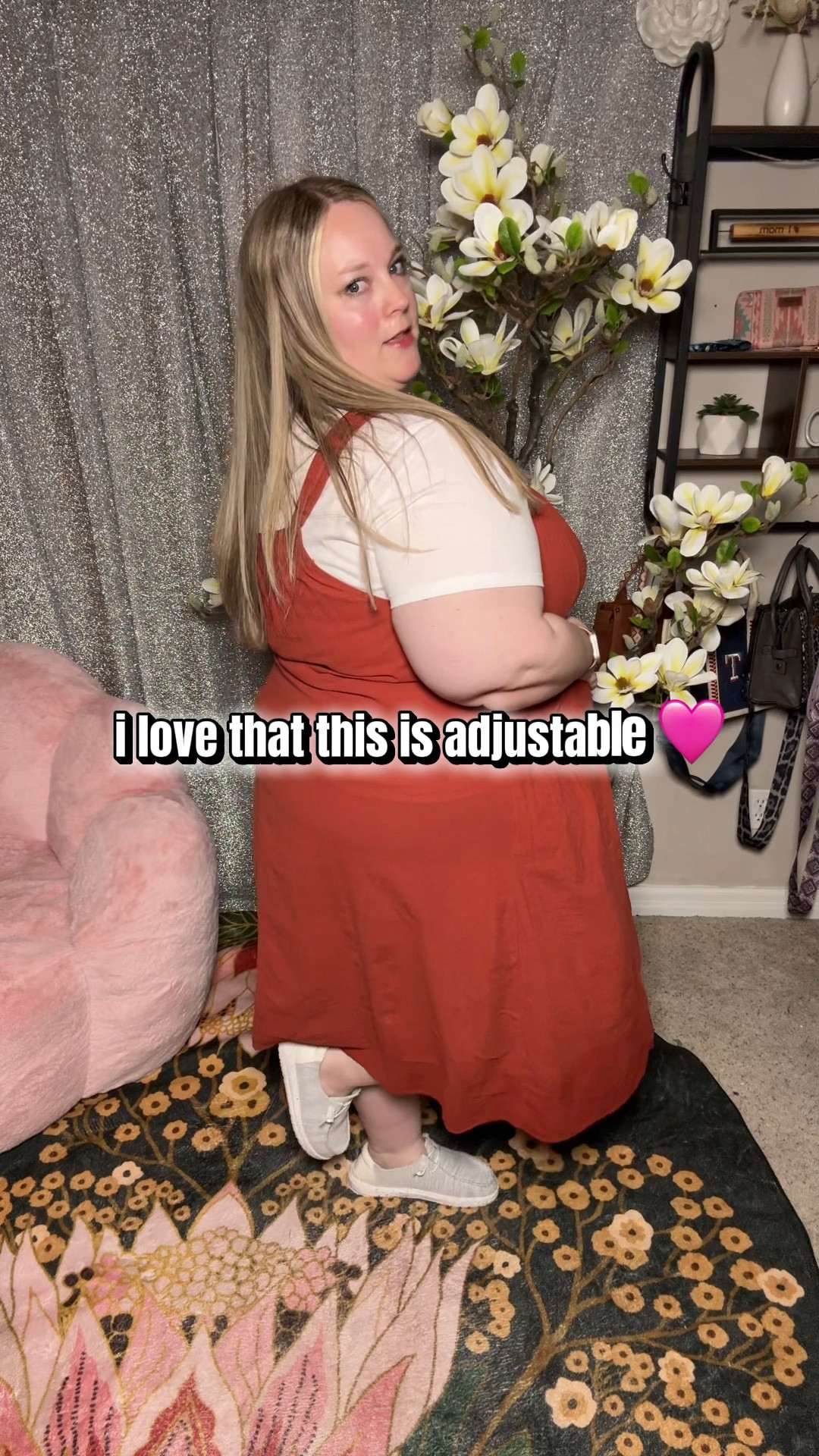 this is so flattering and the adjustable straps make it easy to get the right fit 💕 it feels comfortable all day and the pockets are actually usable.

plus size midi dress, adjustable strap dress, pocket midi dress, bloomchic dress, comfortable plus size dress

#LTKMidsize #LTKPlusSize #LTKootd