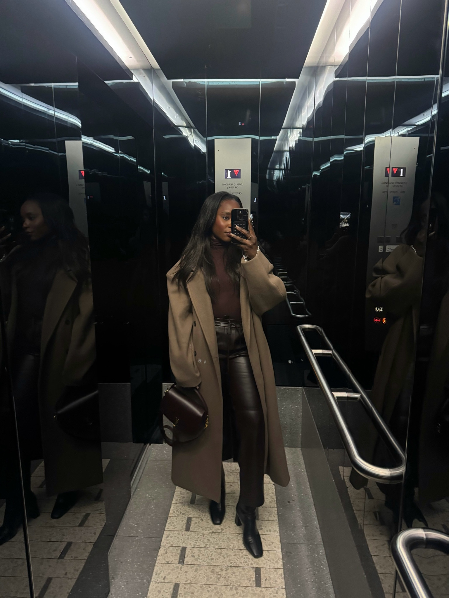 Office meeting 🏢 

#LTKeurope #LTKwinter #LTKworkwear