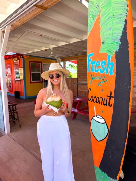 Coucou for coconuts (and these wide leg pants that go with absolutely everything!) 


#LTKfit #LTKtravel #LTKstyletip