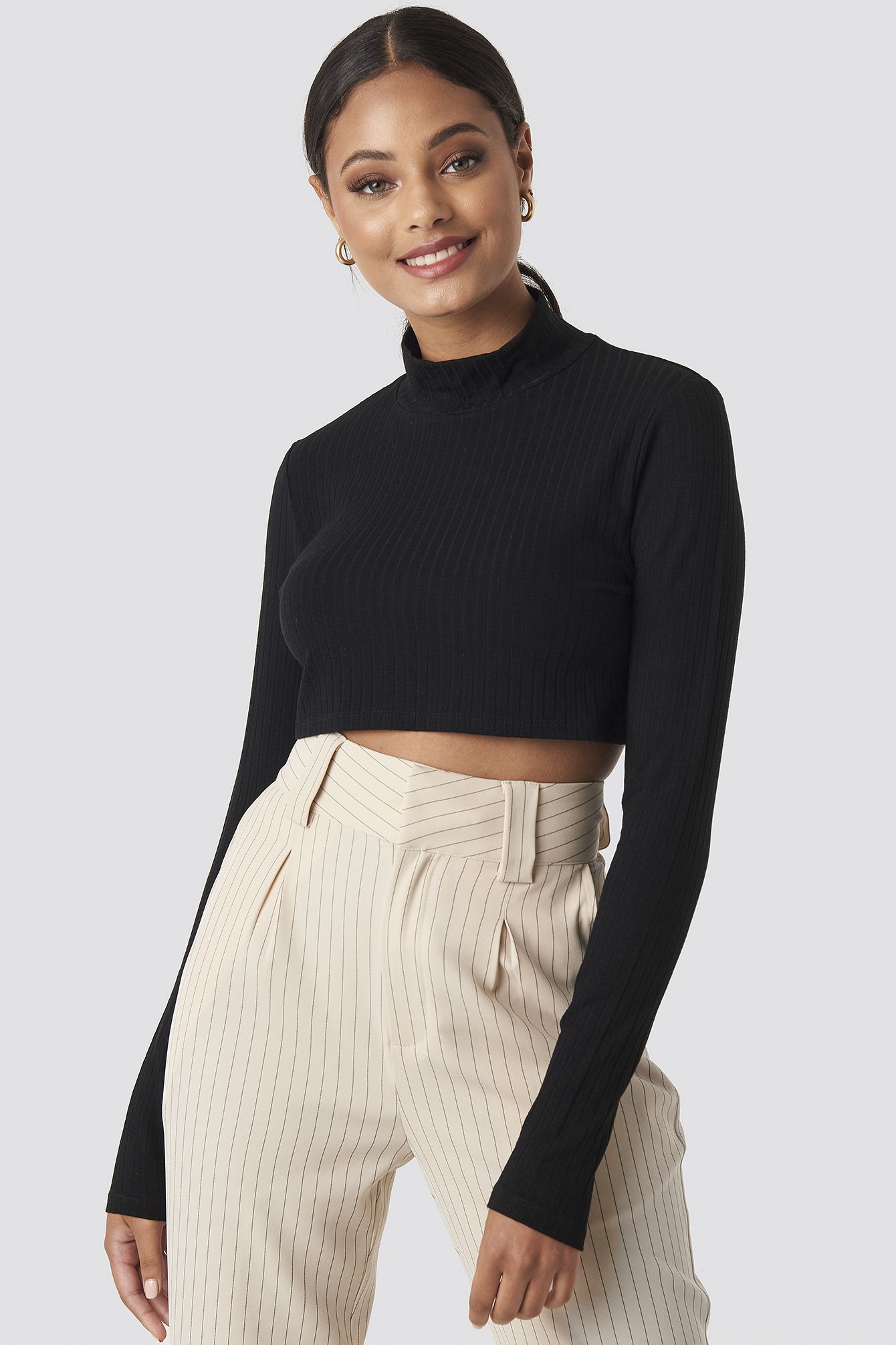 Wide Rib Polo Neck Long Sleeve Cropped Top Schwarz | NA-KD DE, AT, CH