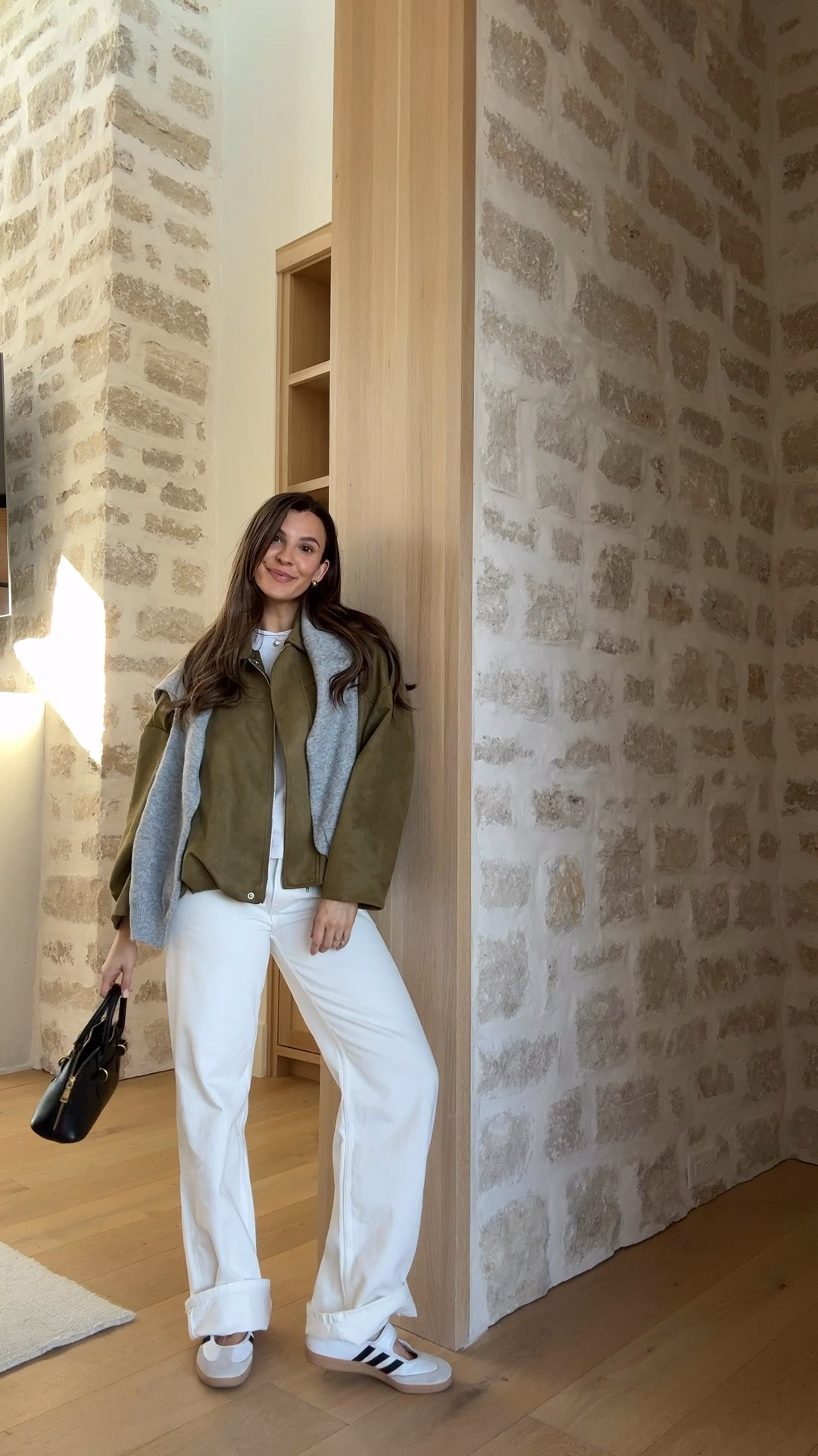 Casual fall outfit!🫒🕊️ wearing size small in the jacket and tee! 25 in the jeans! 

Amazon accessories, amazon bag, amazon Zara jacket, fall outfit 