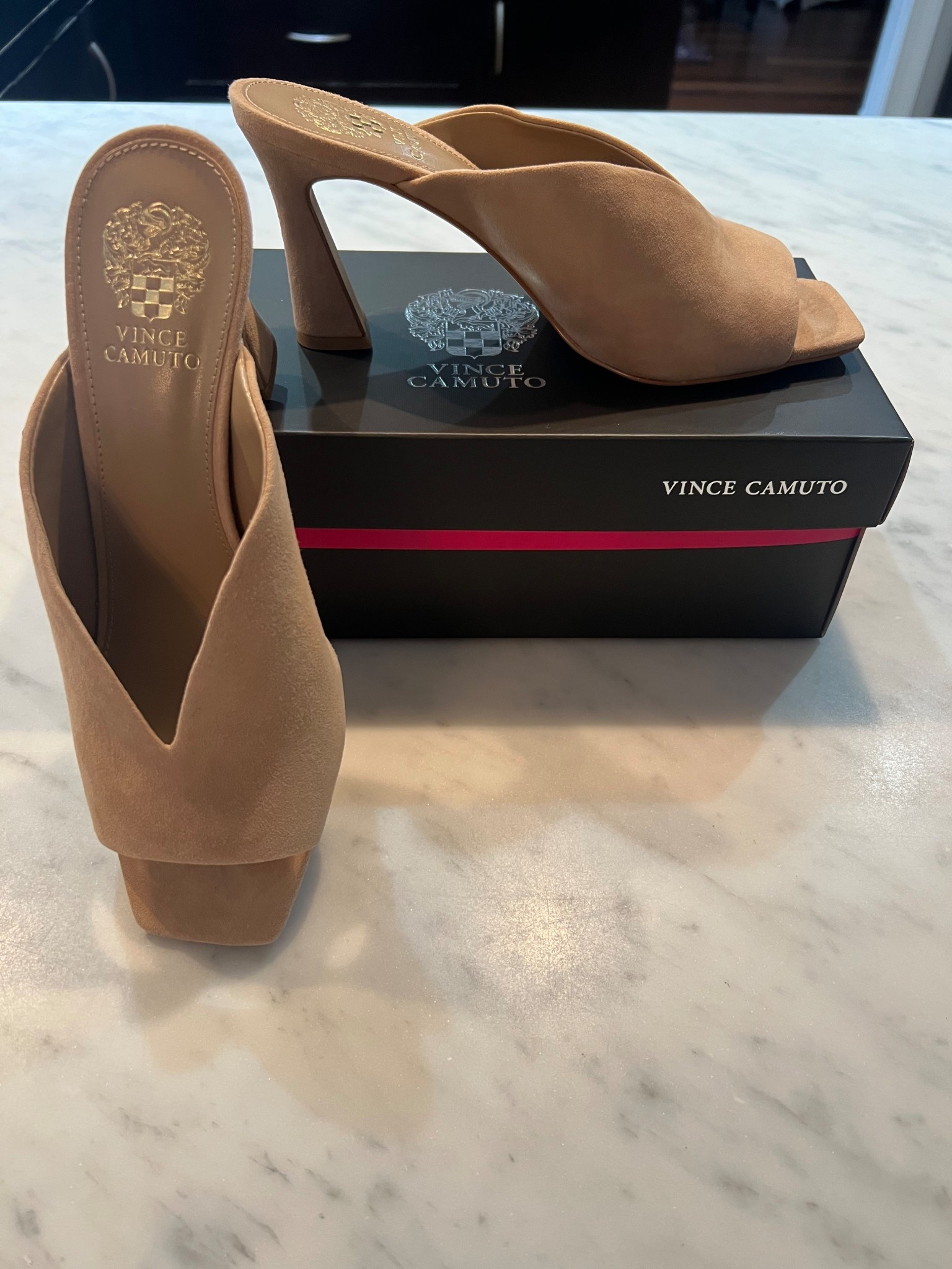 tan suede heels

#LTKOver40 #LTKSeasonal #LTKootd