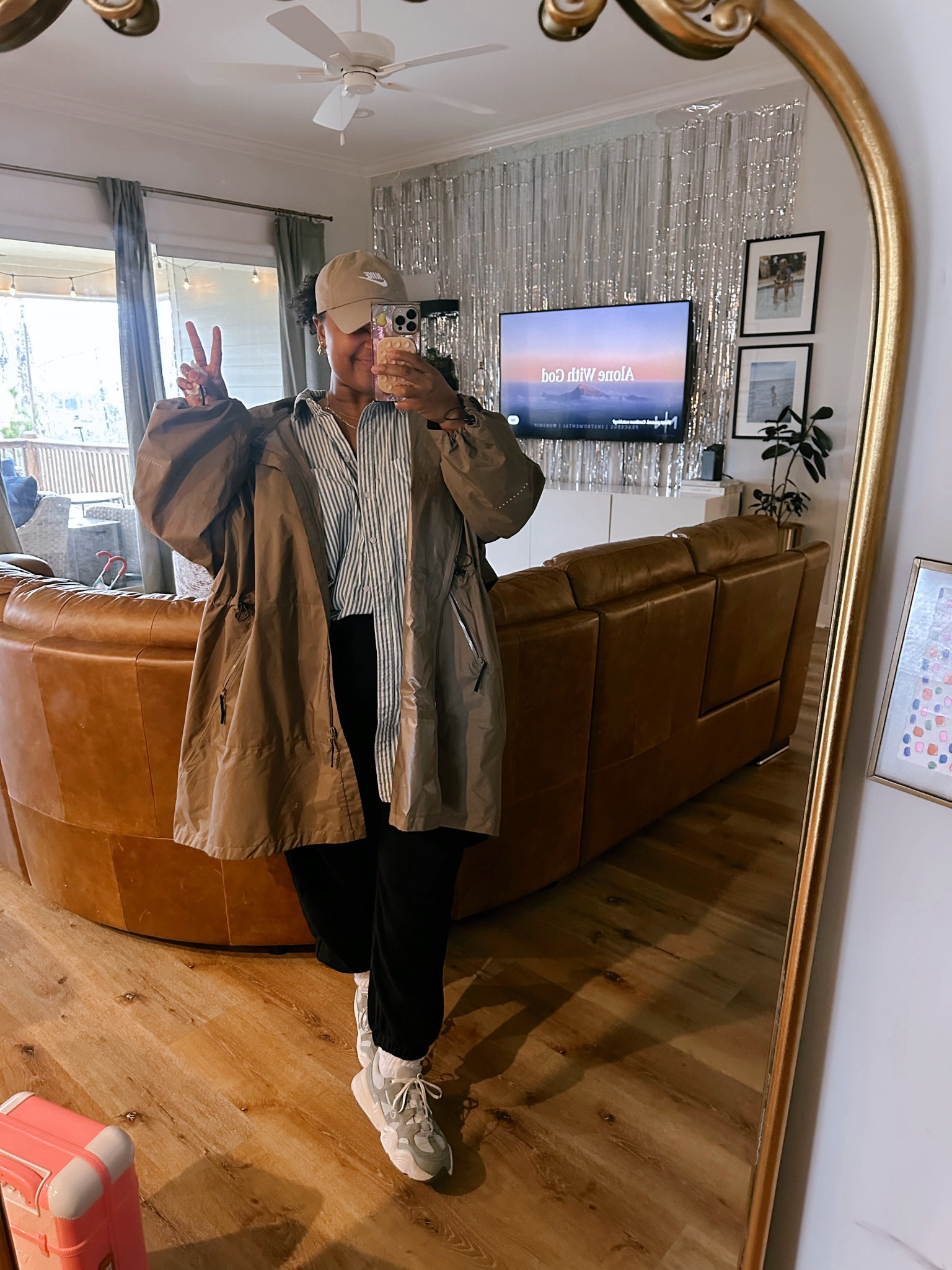 rainy day fit. sweats and a button down for the win ☔️🌧️🌈

#LTKStyleTip #LTKPlusSize #LTKSpringSale