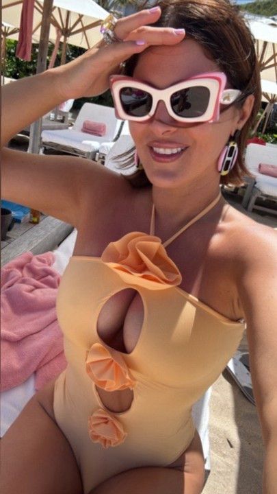 These Loewe sunglasses are so unique and perfect for days by the pool ☀️

#LTKStyleTip #LTKSwim #LTKSeasonal