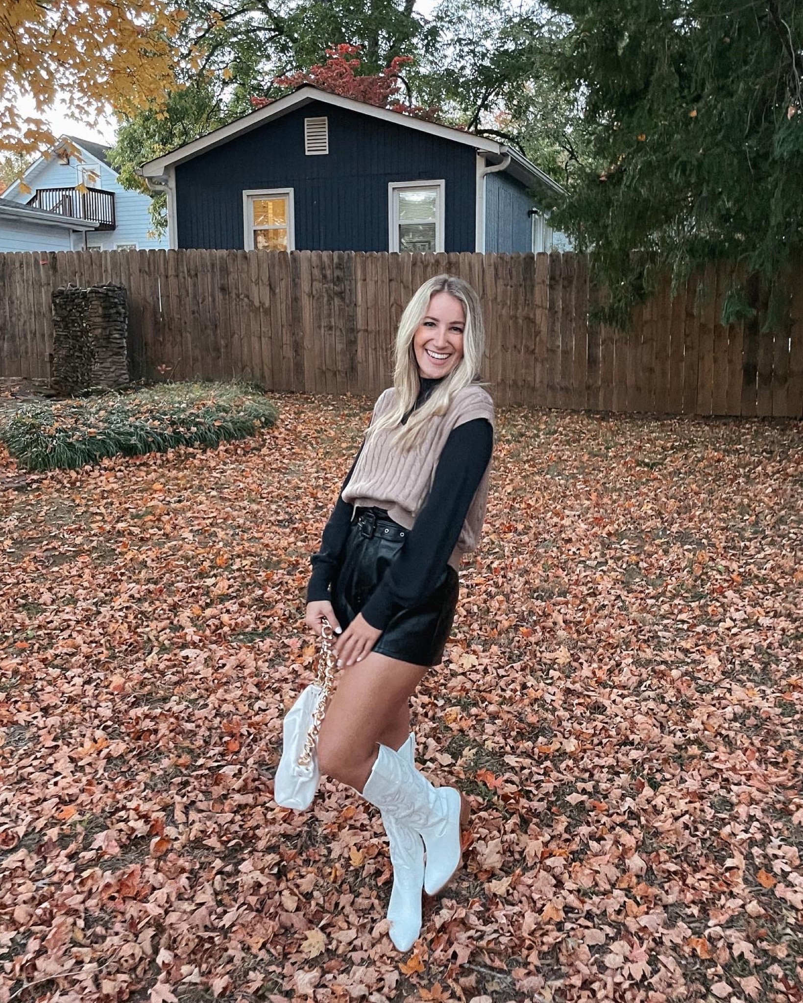 Weekend trip to Knoxville 🫶🏼🧡 go
Vols!! 

#ASambassador #AltardState #StandOutForGood 

#LTKshoecrush #LTKstyletip #LTKfit