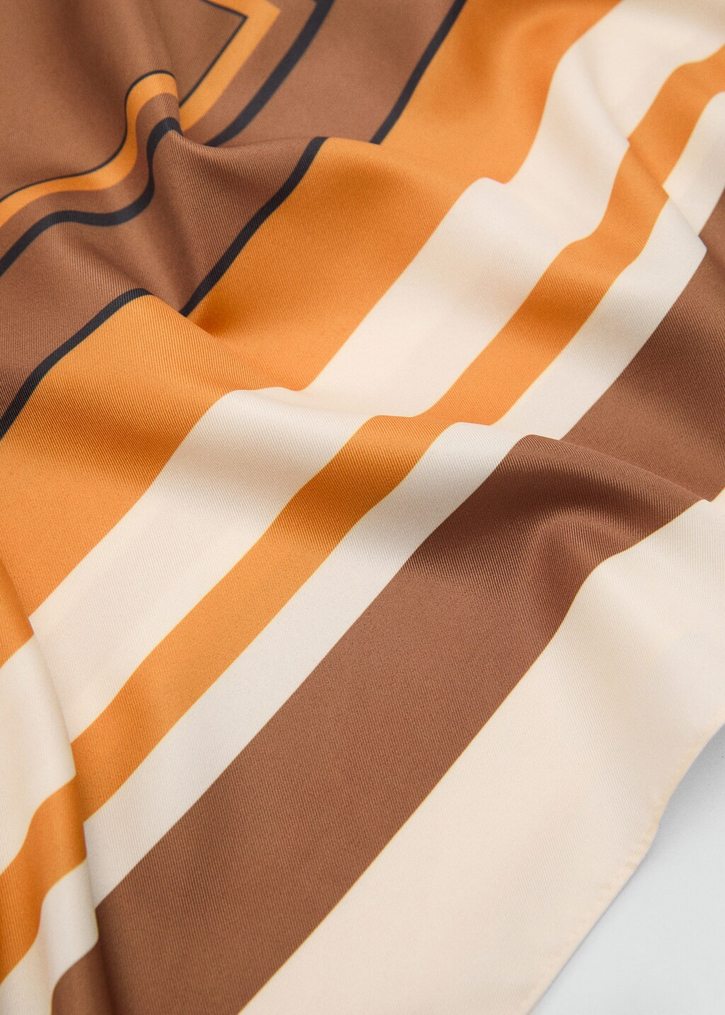 Striped satin scarf ecru - Woman - One size - MANGO | MANGO (UK)