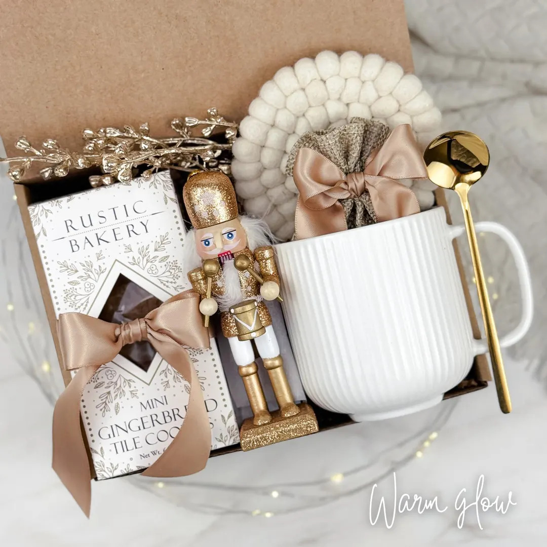 Cozy Christmas Gift Box, Gift Package for Family, Care Package for Her, Birthday Gift Idea, New Y... | Etsy (US)