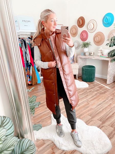 Leather Puffer Vest (size small) 💗

Fall fashion, fall outfits, puffer vest, leather vest, Nordstrom 

#LTKSeasonal #LTKstyletip #LTKunder100