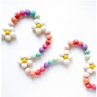 Aurelie Erikson Daisy Felt Ball Garland Collaboration - Bunting, Banner @aurelie.erikson | Etsy (US)