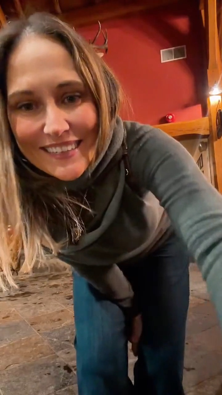 I had to share this cute top from Benaar LA that I wore out the other day. It’s a long sleeve that’s perfect for layering and even comes with a matching scarf. I’m also obsessed with this rich green color.

#LTKSeasonal #LTKMidsize #LTKOver40