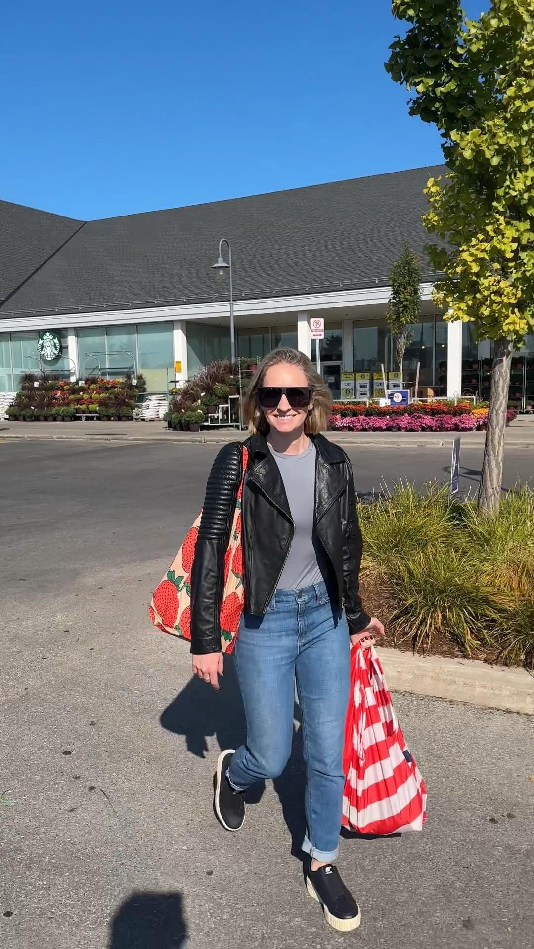 Quick casual outfit to run some errands this morning. 

Jeans size 25 Mott & Bow
Lululemon Body Suit - S
Shoes Sorrel 

#LTKstyletip #LTKcanada #LTKjeans