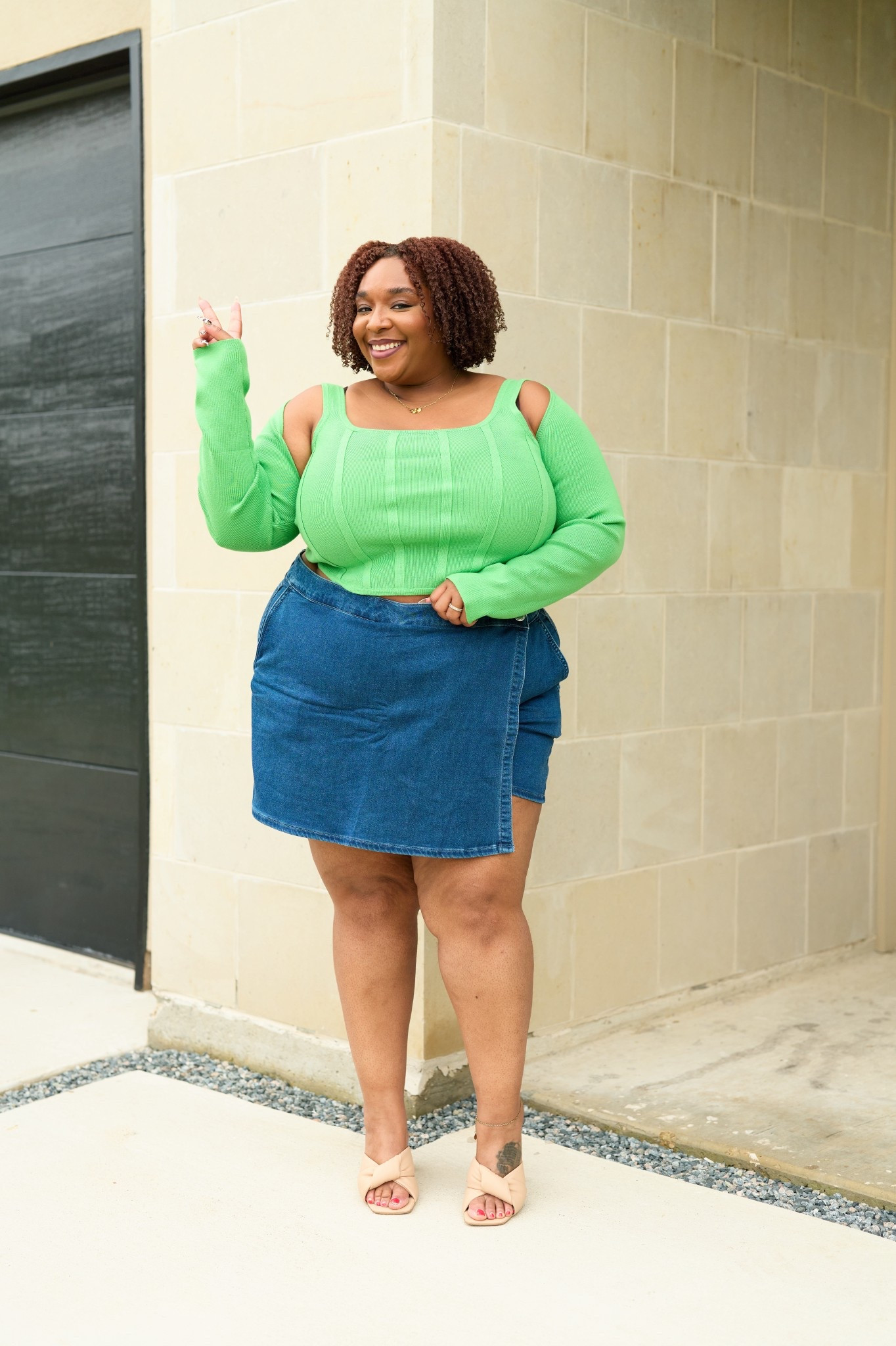 Skirt linked only. Top is from fashion nova (old)