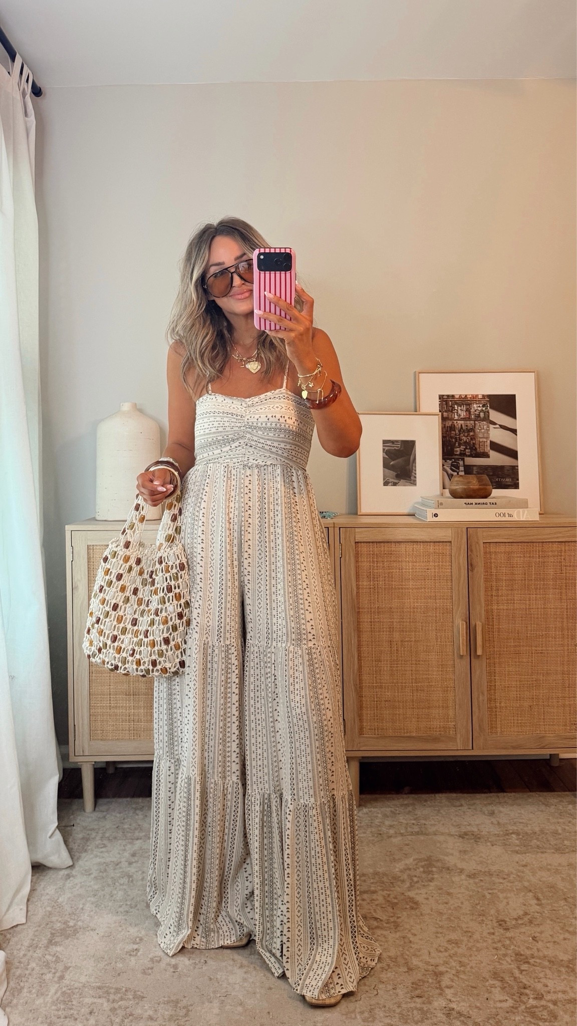 40% off with LEANN40, when expired use code LEANN35 this wide let flowy jumpsuit is a boho dream! so comfy + incredibly cute! i’m in a size S. has adjustable straps. summer outfit @VICI

#LTKootd