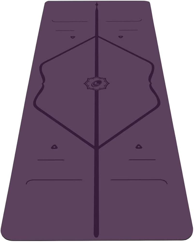 Liforme Original Yoga Mat – Free Yoga Bag Included - Patented Alignment System, Warrior-like Gr... | Amazon (US)