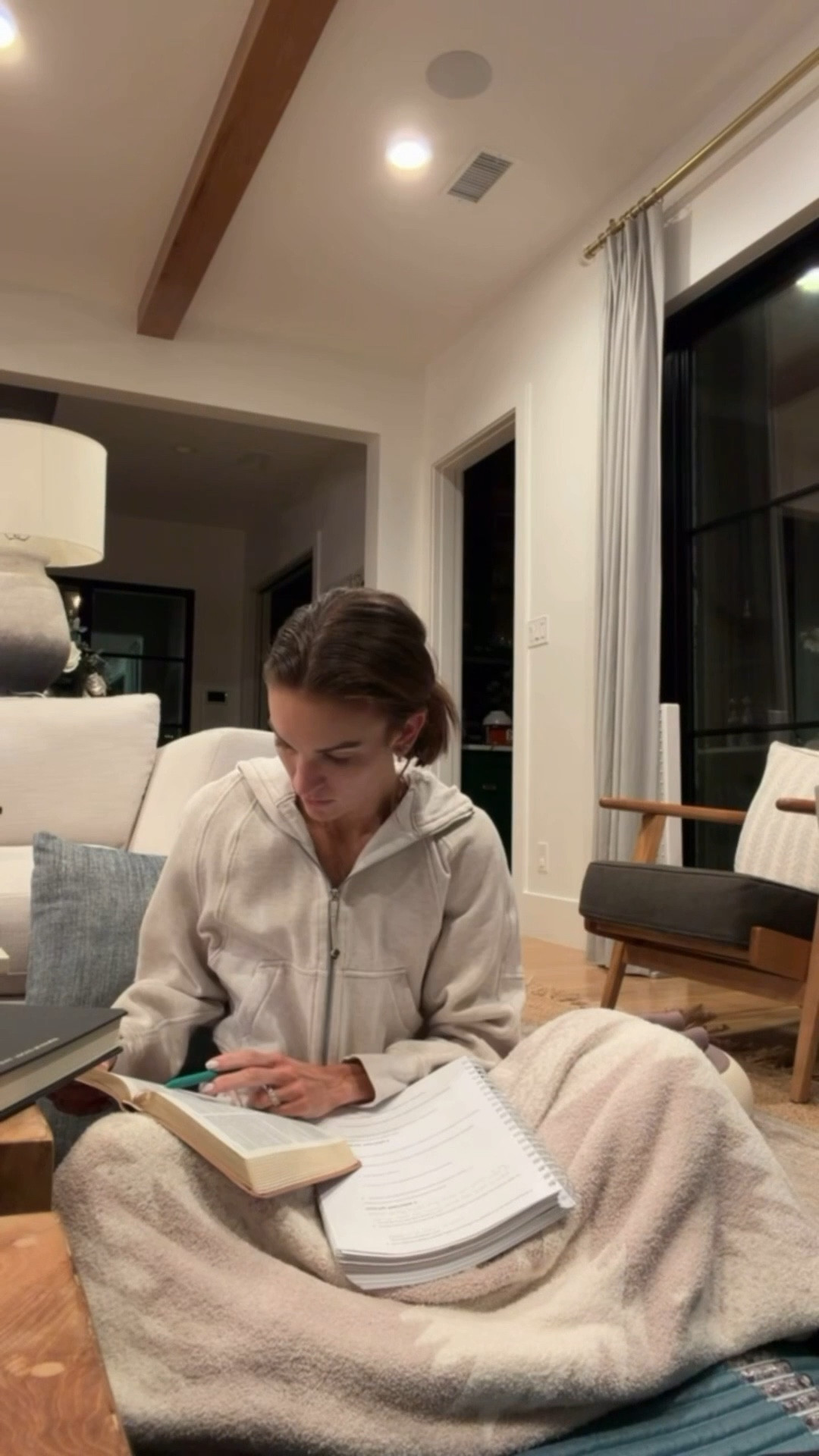 early morning routine as a mom of three 💗

#LTKmomlife #LTKmorningroutine