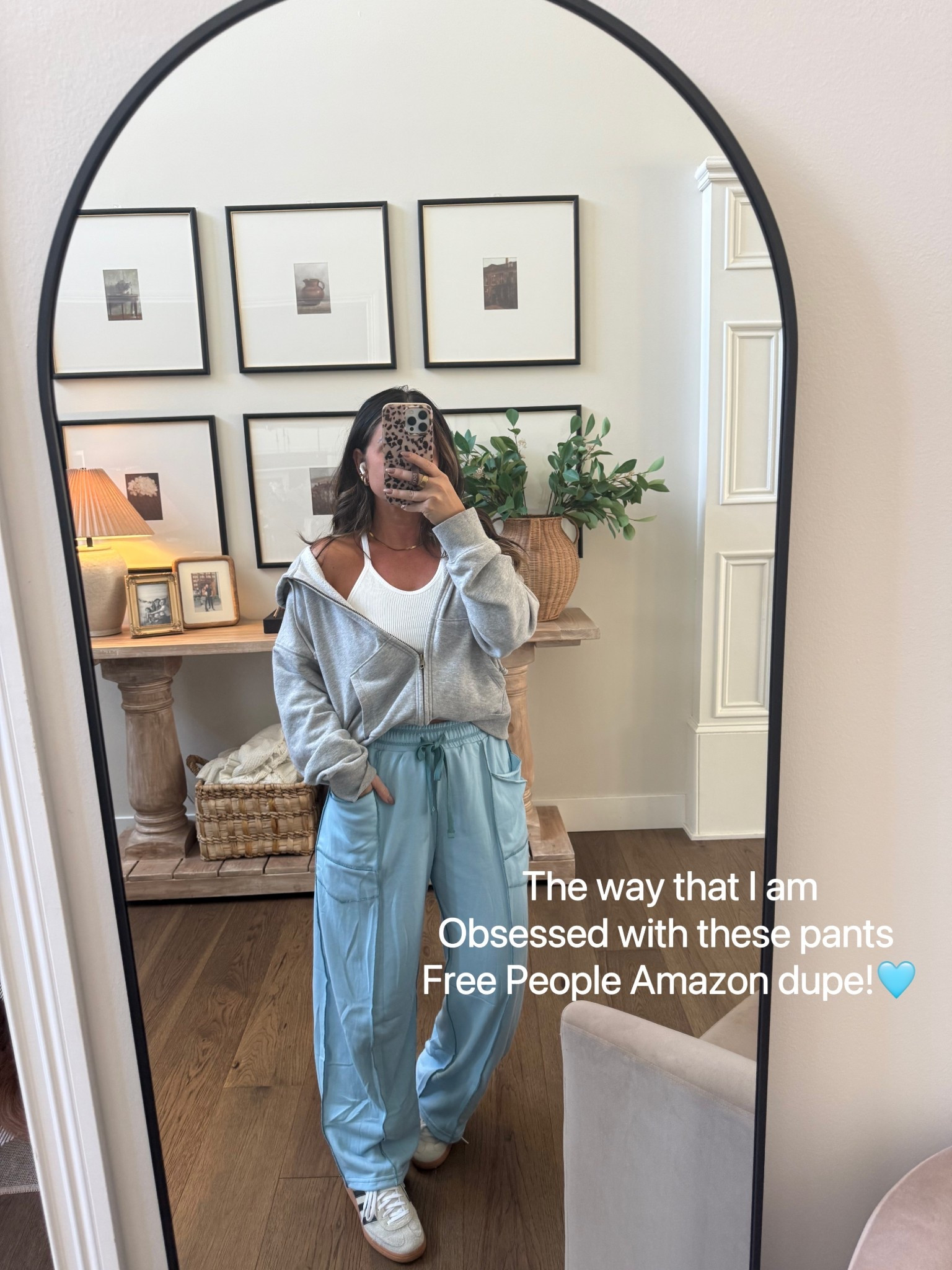 Dying over these sweatpants so cute!!