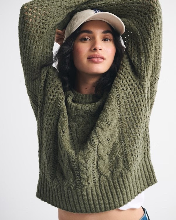 Must have sweater

#LTKFindsUnder100 #LTKHoliday #LTKootd