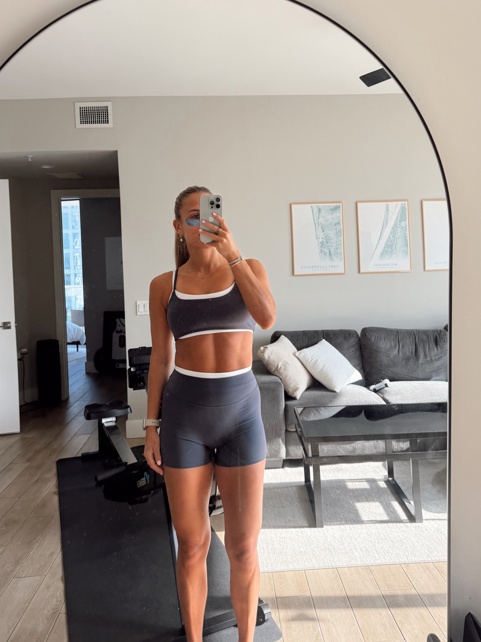 My new fave activewear brand!!! Wearing size small