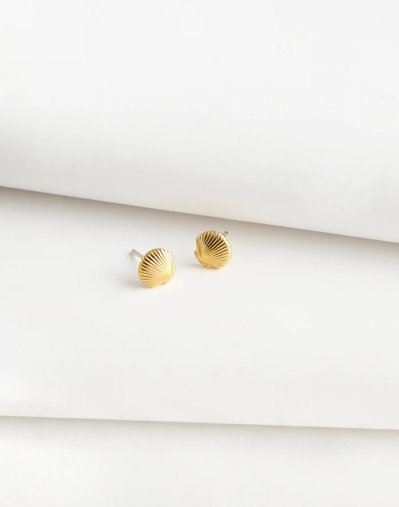 Demi-Fine Shell Stud Earrings | Madewell | Madewell