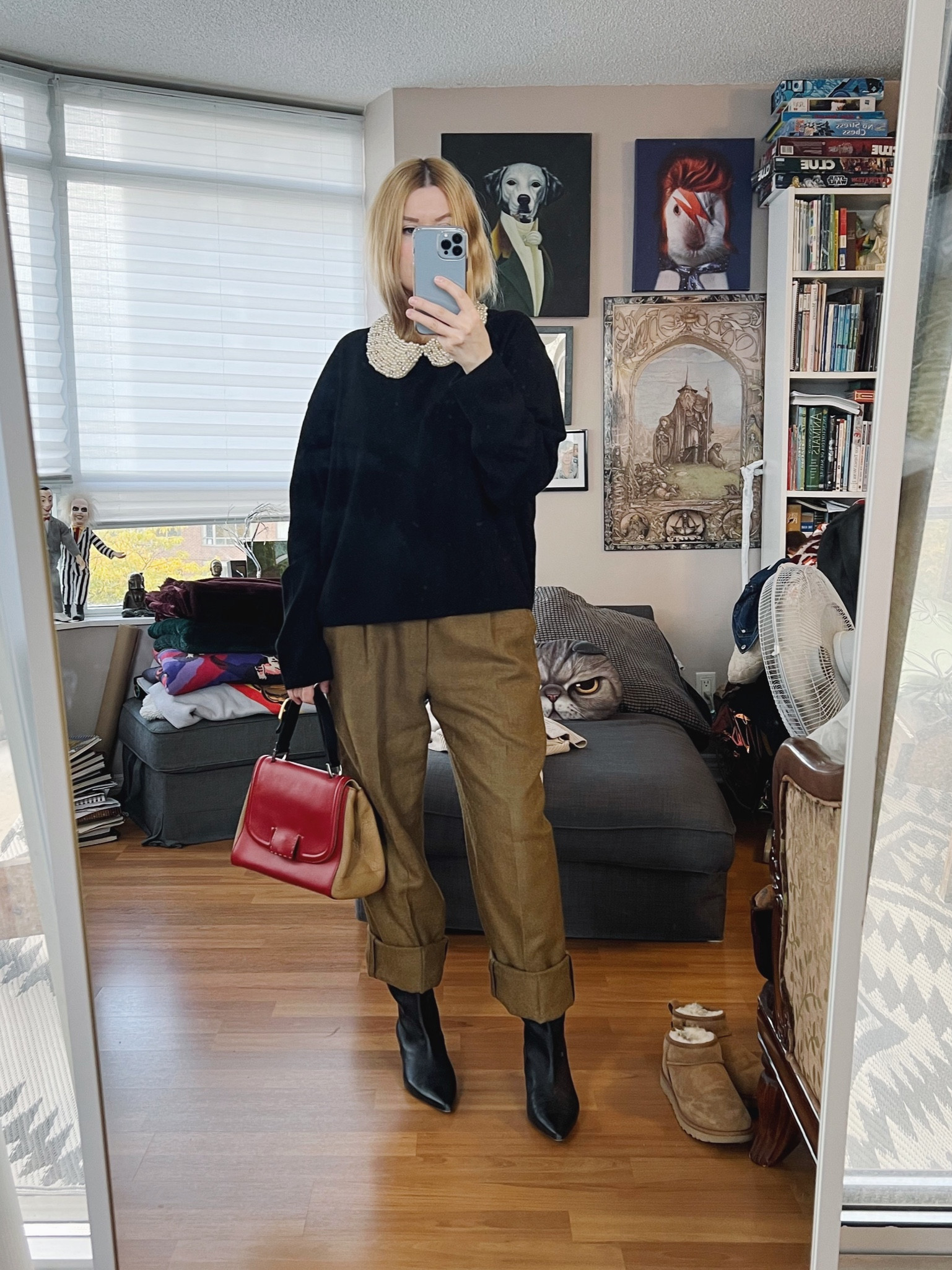 Everything is secondhand or vintage except the cashmere sweater which is by @everlane
Trousers - men’s vintage
Vintage 1950s collar
Boots and purse secondhand
•
.  #FallLook  #StyleOver40  #cos  #thriftFind #menswear #poshmarkFind  #vintageFendi #vintageBag  #secondhandFind #FashionOver40  #MumStyle #genX #genXStyle #secondhandDesigner #vintageJewellery  #genXInfluencer #WhoWhatWearing #genXblogger  #Over40Style #40PlusStyle #Stylish40s  #HighStreetFashion #StyleIdeas


#LTKSeasonal #LTKshoecrush #LTKstyletip