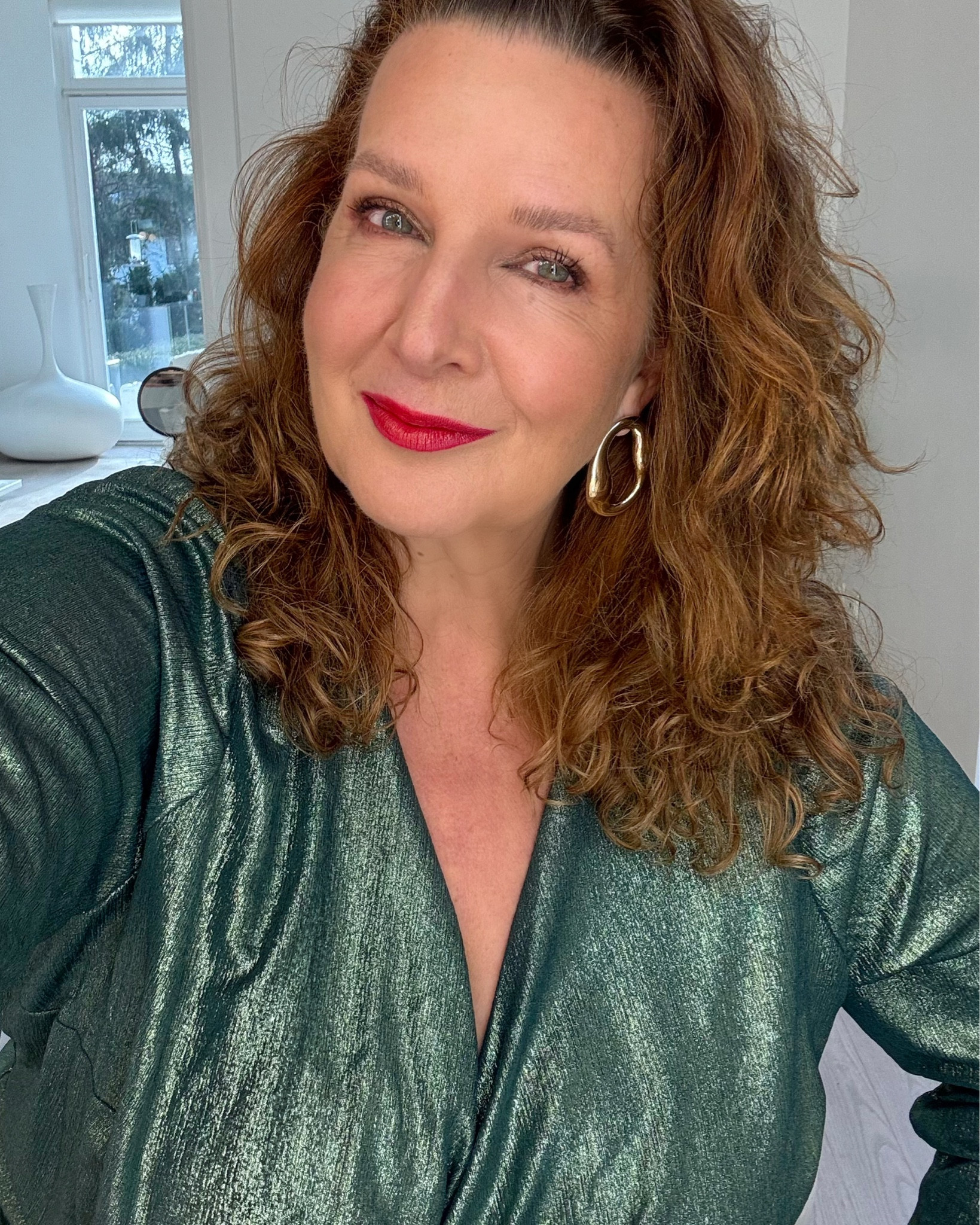 My X-MAS Make-up Look 
Tutorial 👉🏻 @instagram/serenagoldenbaum
Products 👇🏻 

#LTKbeauty #LTKdeutschland