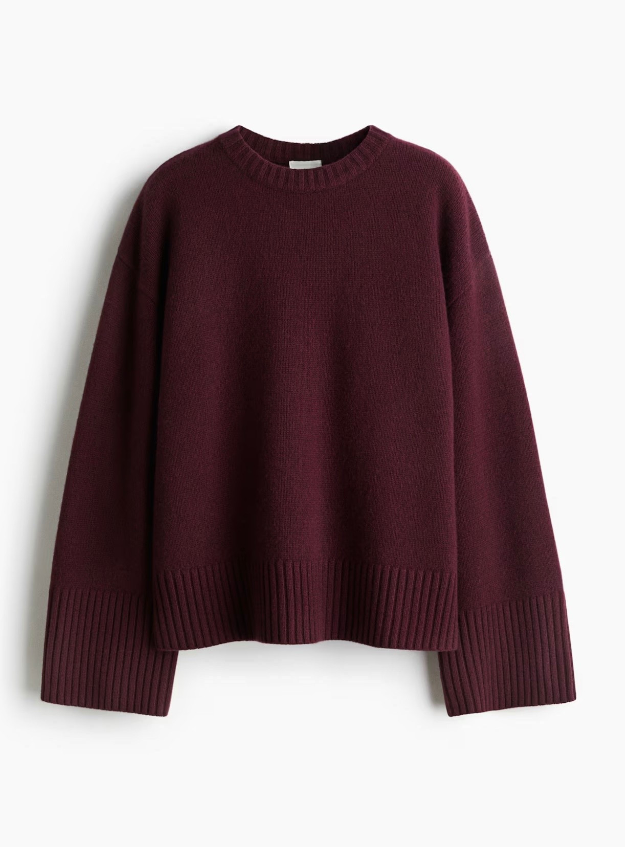 H&M cashmere blend jumper in burgundy colourway! I wear size M 

#LTKwinter #LTKautumn #LTKuk