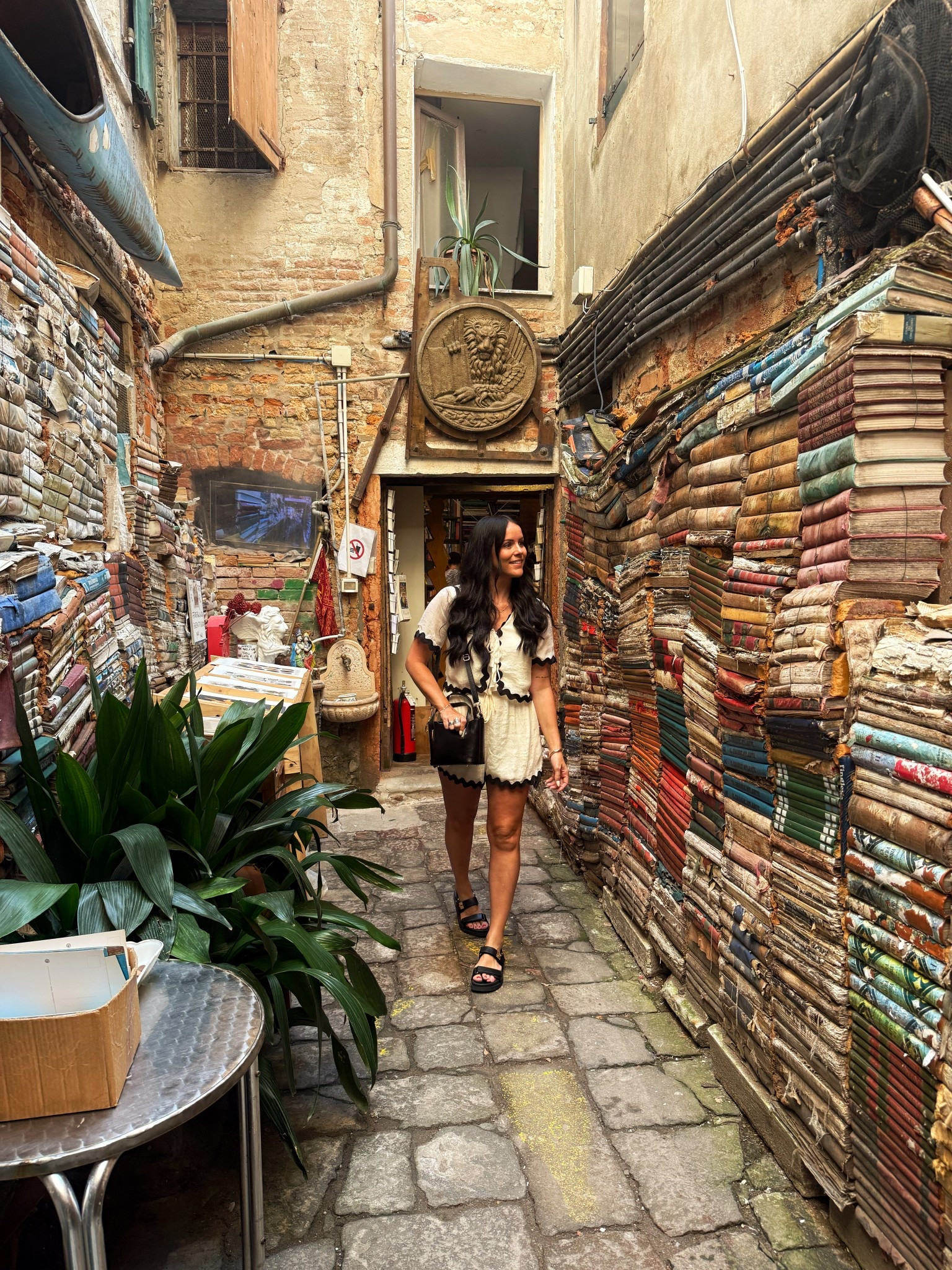 This exact set was from Francesca’s and it’s no longer on their website, I just got it in July too 😭 I found a similar one though and linked that! Can’t link my purse for you, I got it in Venice!