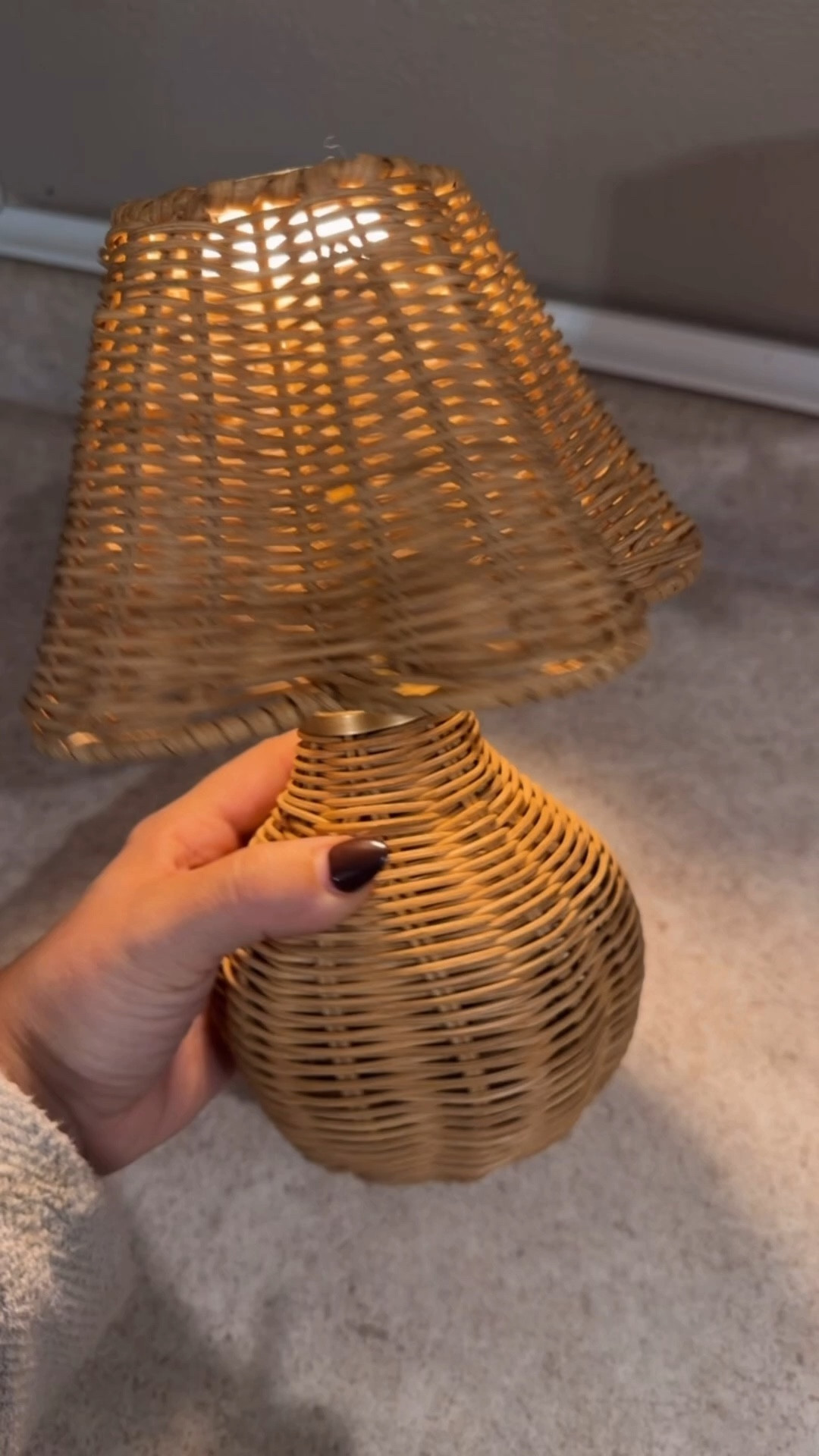 Got the cutest little lamp at Walmart! So cute for accent decor, counter top, kids room, etc! She’s sooo cute!! 

#walmartdecor #walmart 