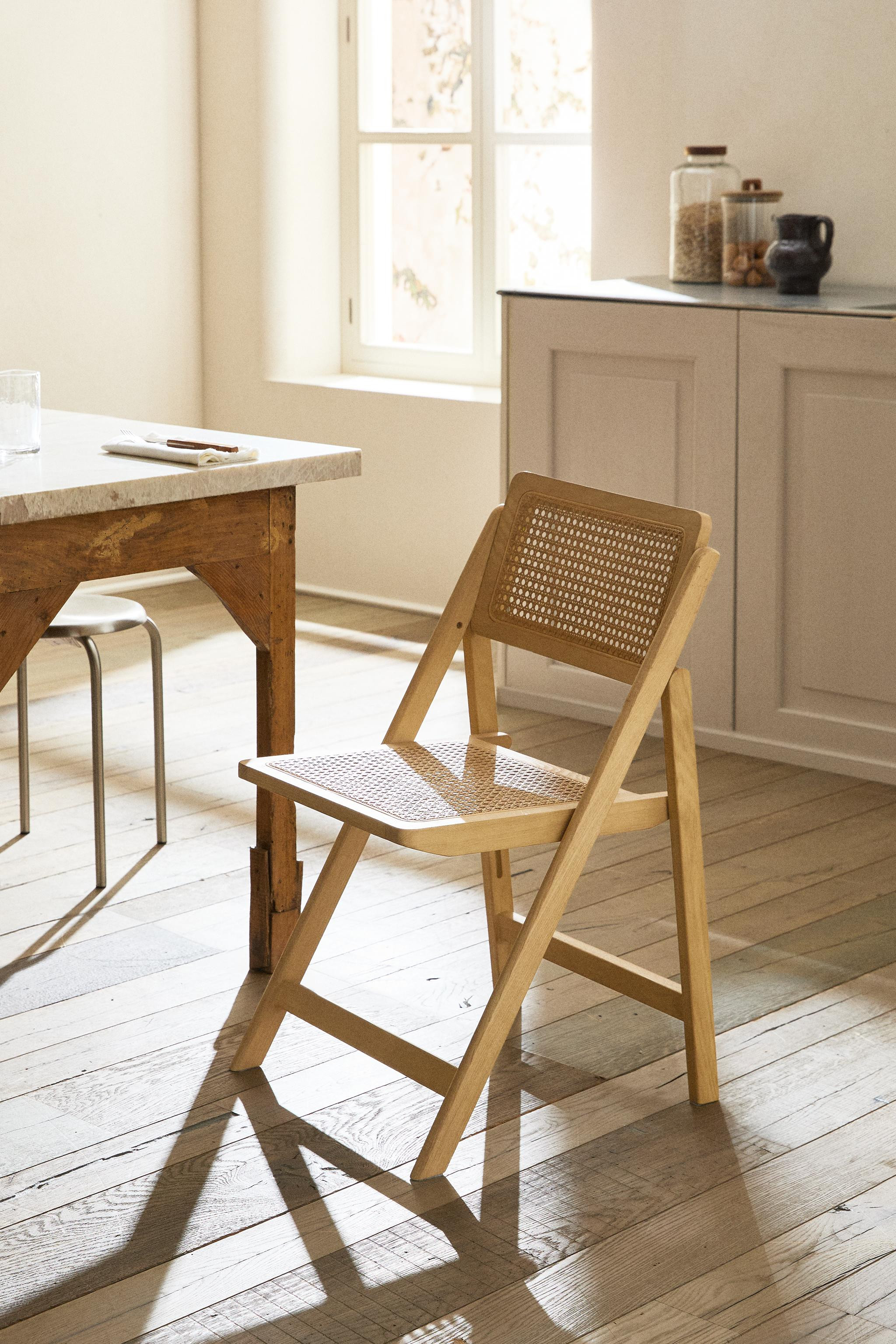 RATTAN AND WOOD FOLDING CHAIR | Zara US