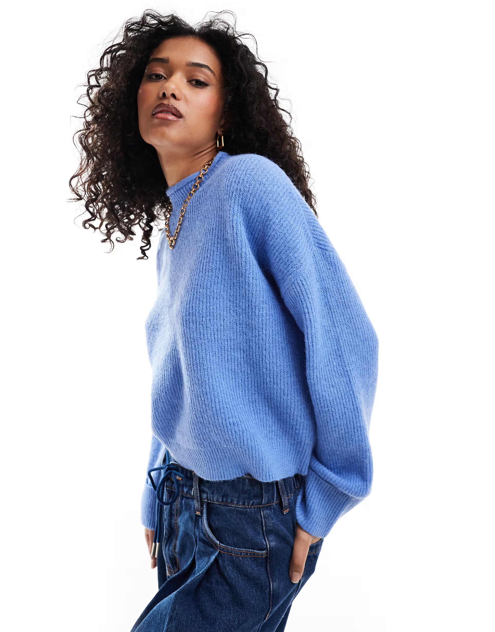 ASOS DESIGN – Kurz geschnittener Pullover in Blau mit Stehkragen | ASOS (Global)