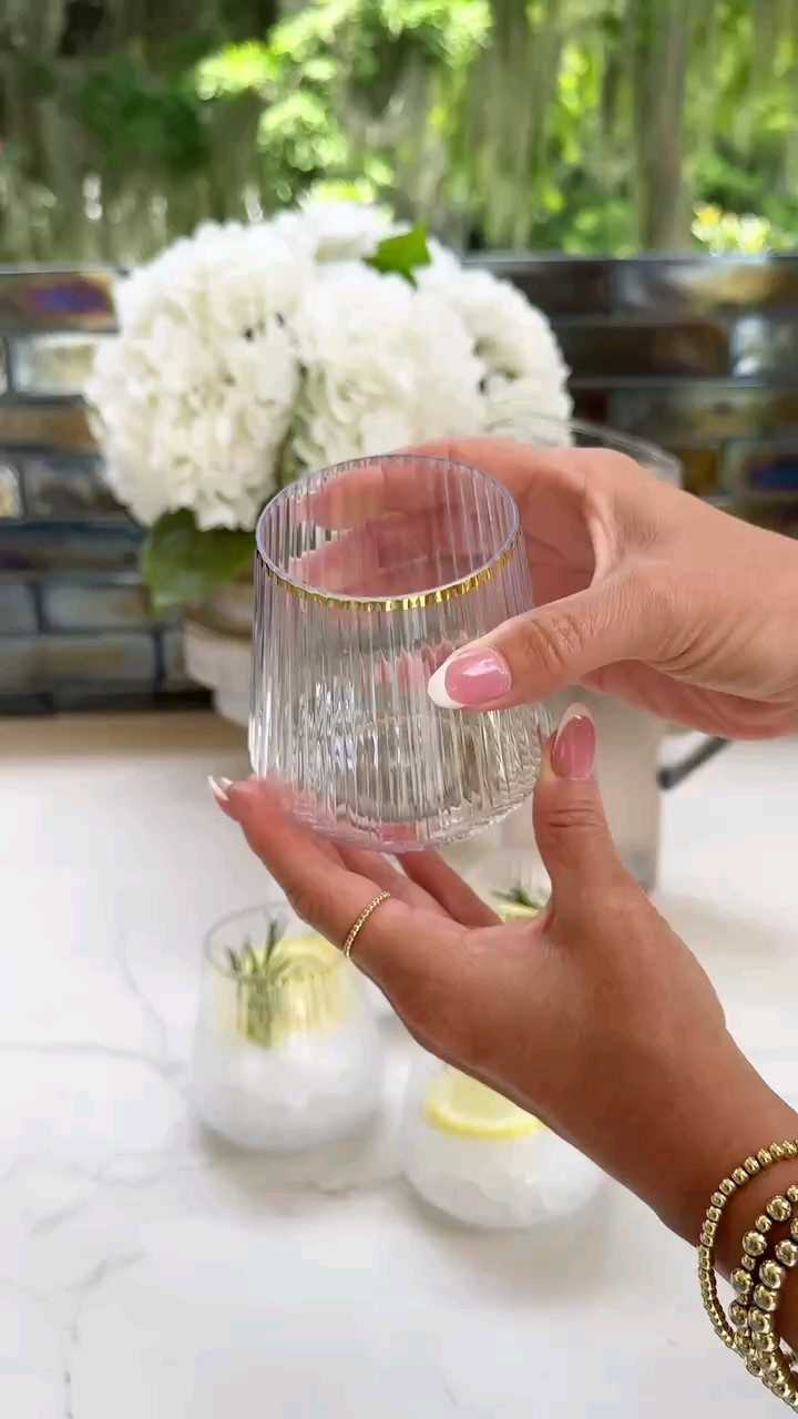 #DisposableWineGlasses #PlasticButPretty #EntertainingEssentials

#LTKHome #LTKParties #LTKFindsUnder50