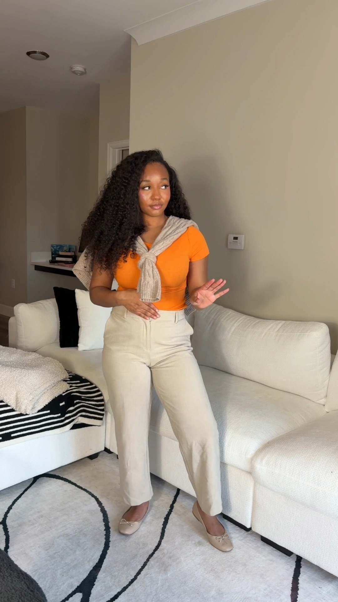 Day 2/10 of Work Outfits 🤍

So hurt about my button.

Similar Items linked

Pants: https://www2.hm.com/en_us/productpage.1176512017.html

#LTKgrwm #LTKootd #LTKWorkwear
