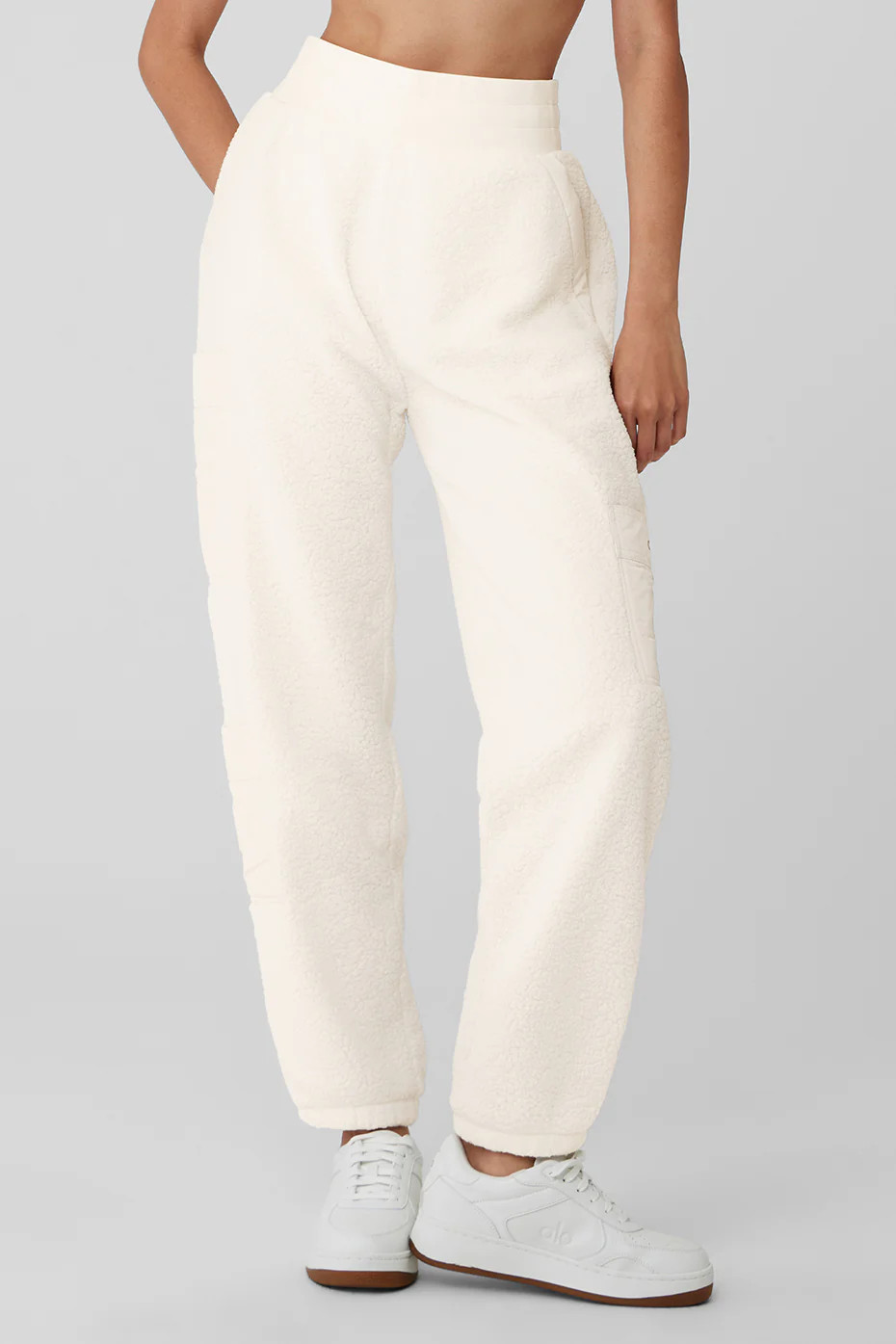 Muse Sweatpant - Ivory | Alo Yoga (US)