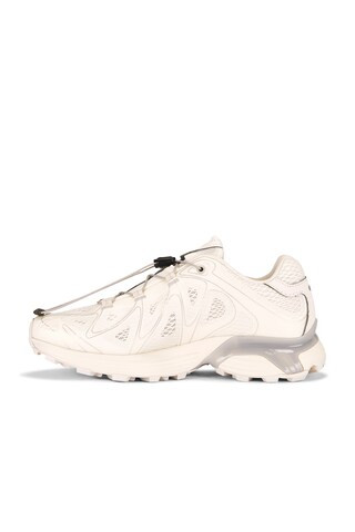 Salomon XT-Whisper Void Sneaker in Vanilla Ice, Vanilla Ice & FTW Silver from Revolve.com | Revolve Clothing (Global)