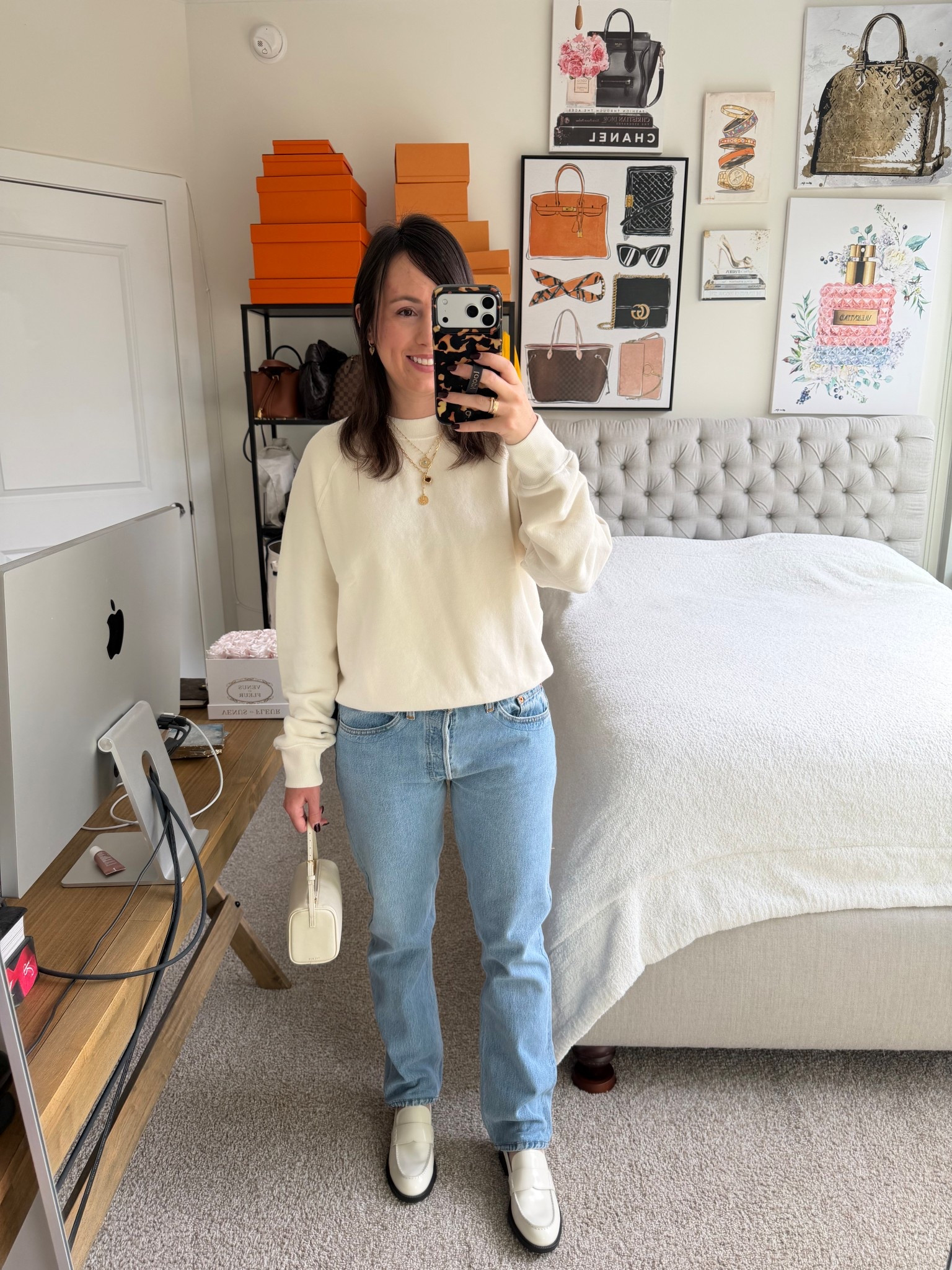 Redone x Hanes sweatshirt, redone x Levi’s low slung straight leg jeans, Marc fisher loafers



#LTKCyberWeek #LTKGiftGuide #LTKHoliday