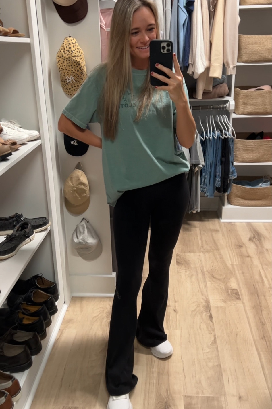 Work Week OOTD
Top - large
Bottoms - small