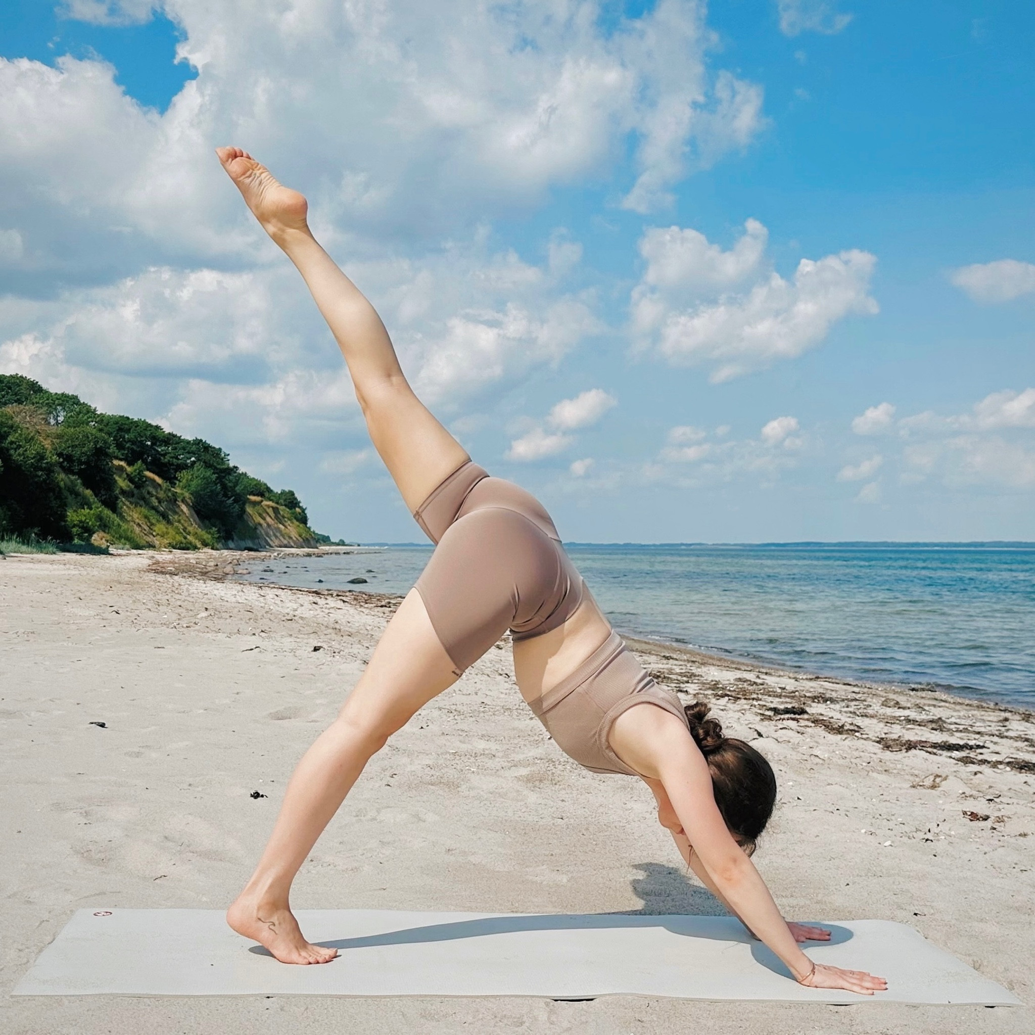Beach Yoga x Pilates Workout 🩵

#LTKeurope #LTKFitness #LTKtravel