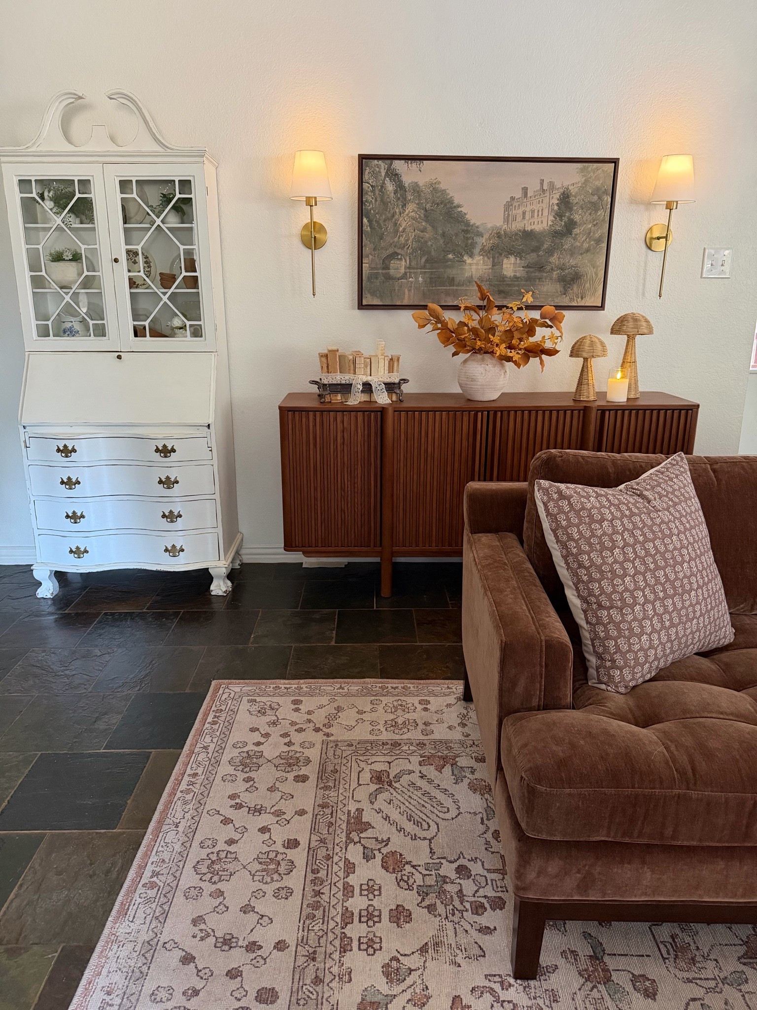 Living room refresh!
#tuftedsofa #revivalrug

#LTKHome #LTKSaleAlert