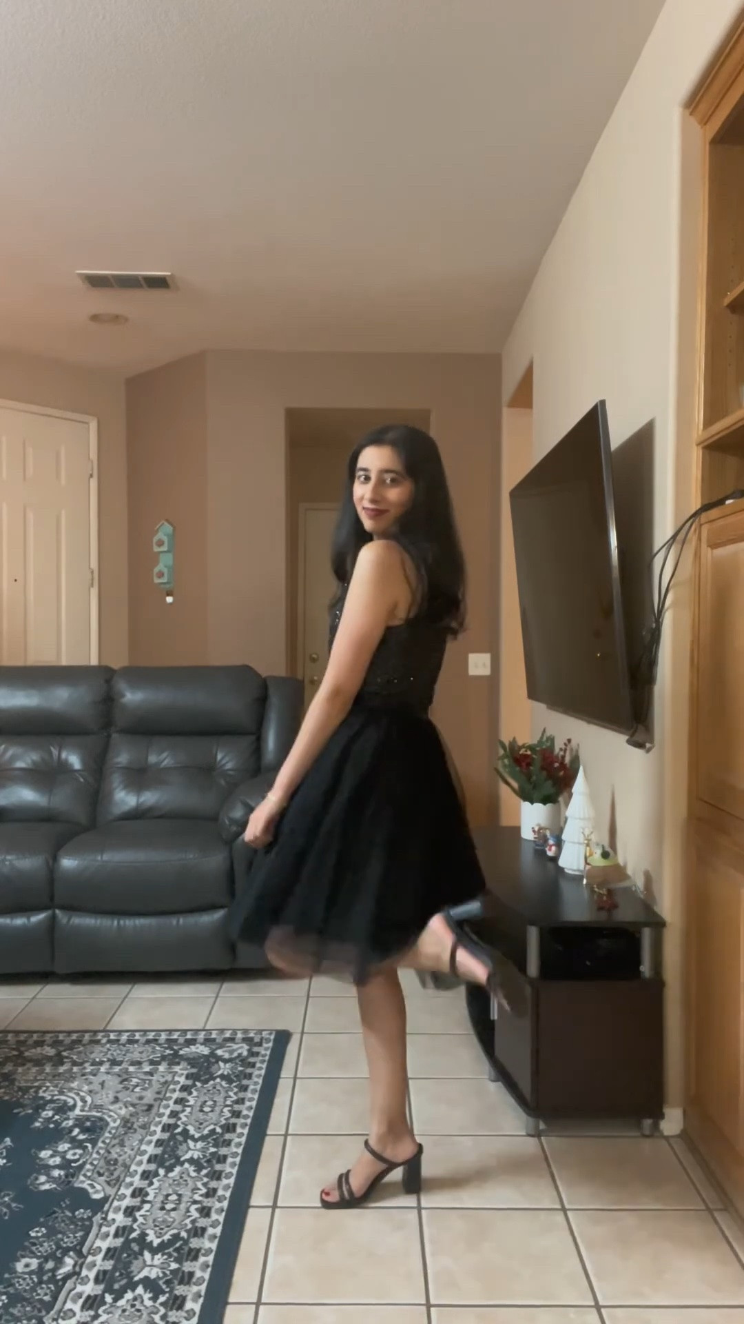cutesy, very demure dress for going out in! 🖤✨