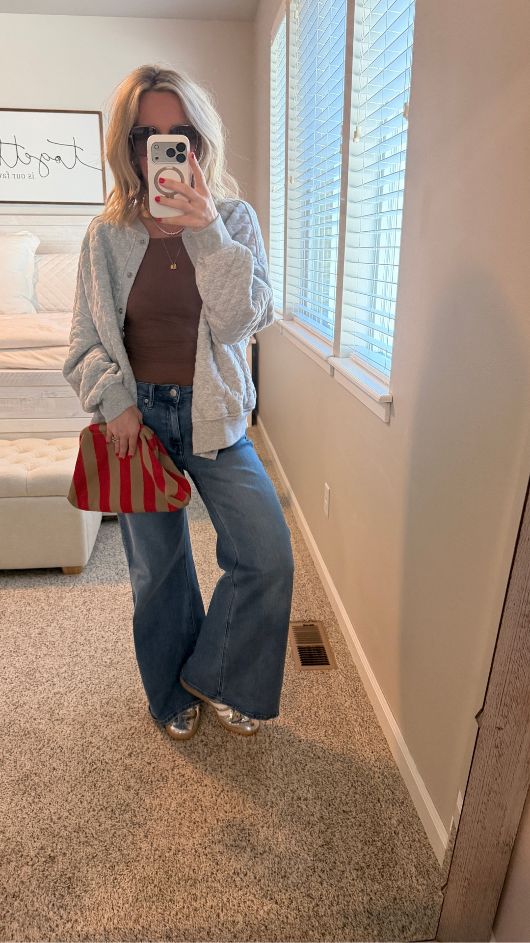 Loving this casual & cute outfit to sneak in a date night while still doing all the mom running around!!

Coat is an old aerie, but linked some similar styles for this season!!