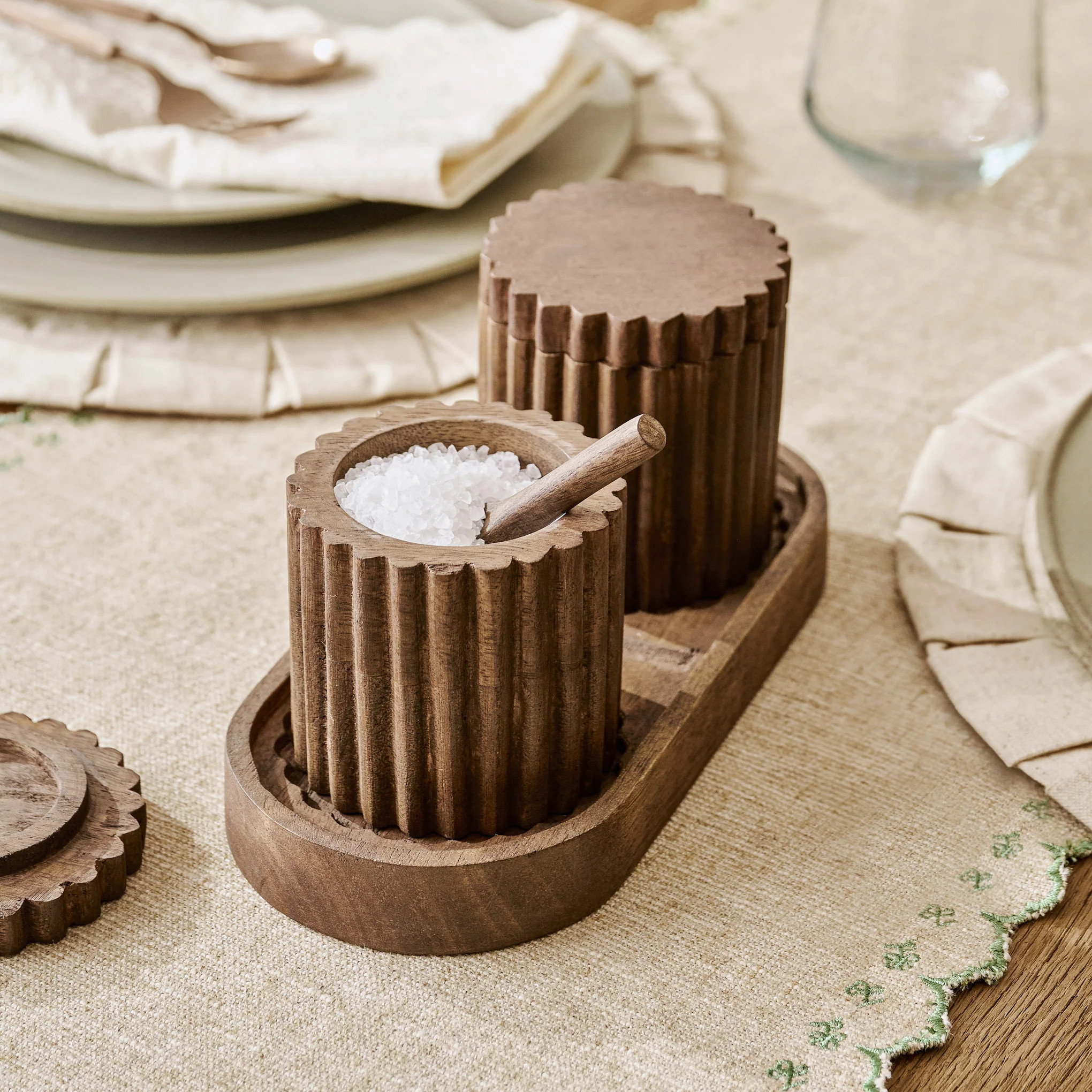 Antiqued Wood Scalloped Pinch Pot Set | Magnolia