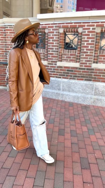 The weather is slightly warming up for siding and I’m here for it. This is a casual outfit featuring #neutrals. I’m wearing a tan blazer, sneakers, and baggy jeans. Easy peasy!

#LTKstyletip #LTKfindsunder100 #LTKSeasonal