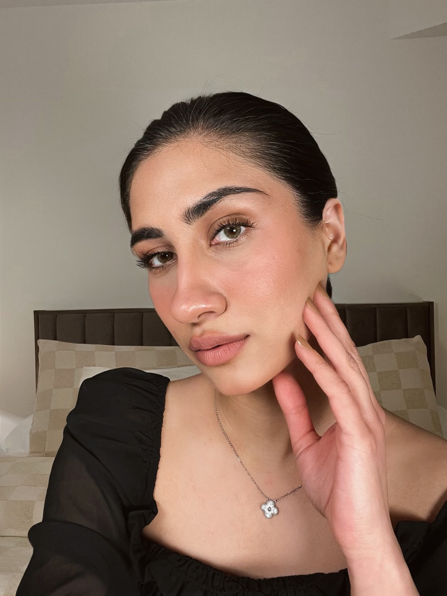 Layering my makeup for winter ❄️

#LTKbeauty #LTKstyletip #LTKgiftguide