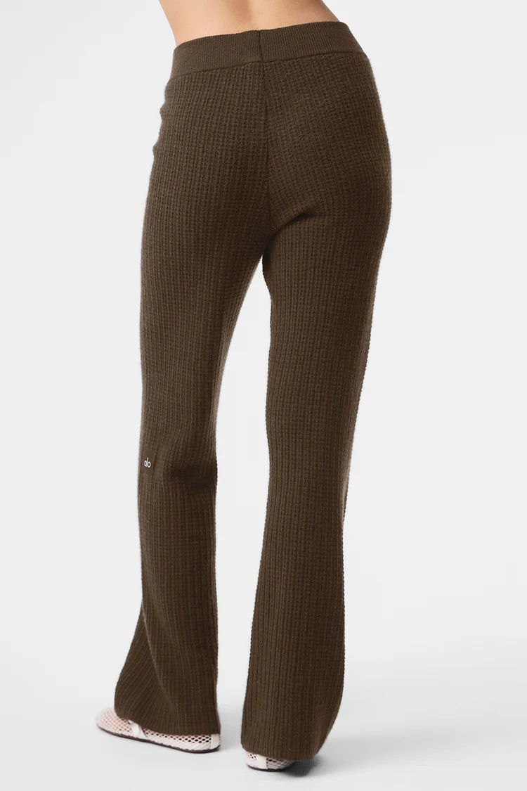 Cashmere High-Waist Plush Waffle Pant - Espresso | Alo Yoga (US)