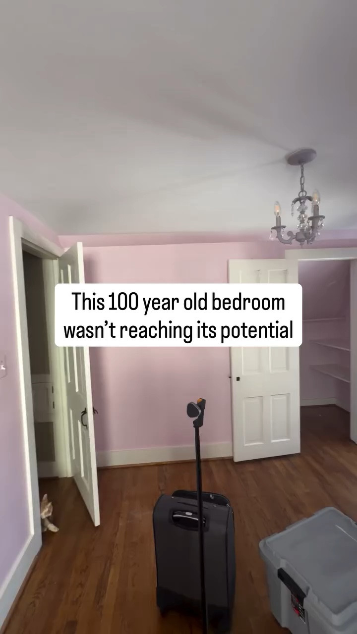 100 year old bedroom reveal ✨ comment WALLPAPER for links and use code LADIESNIGHT55 to save 55% off your @wall.blush order. Save for reference and stick around to see what I’m doing next 😉

SAVE POST FOR LATER:
- wallpaper: @wall.blush Nikki in luxe traditional 
- trim: @sherwinwilliams White Truffle
- samples: @samplize 
- materials: comment WALLPAPER for all links