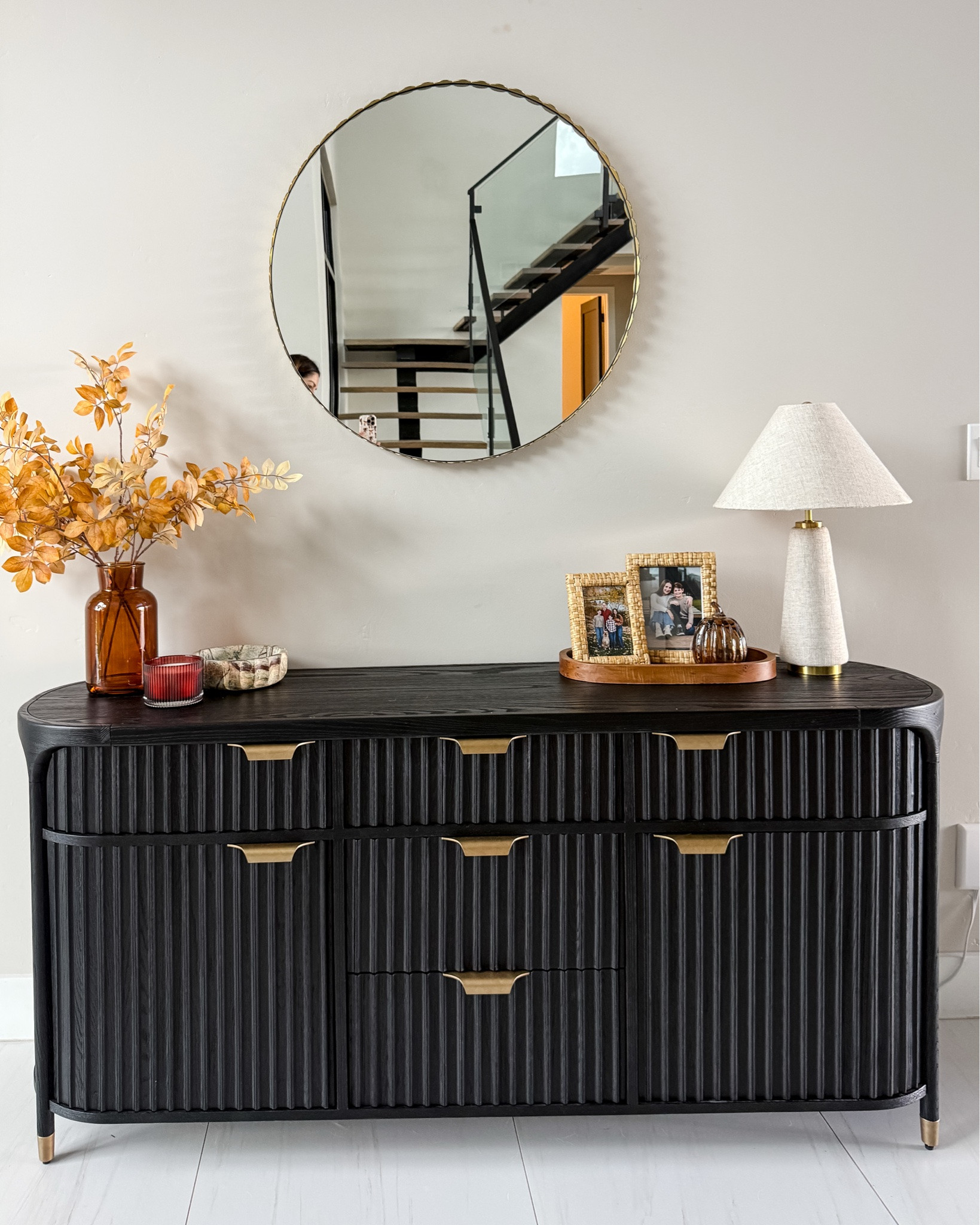 Easy fall console styling with warm stems, amber glass + a few simple seasonal touches 🍂 #FallDecor #HomeDecor

#LTKdayinmylife #LTKSeasonal #LTKHome
